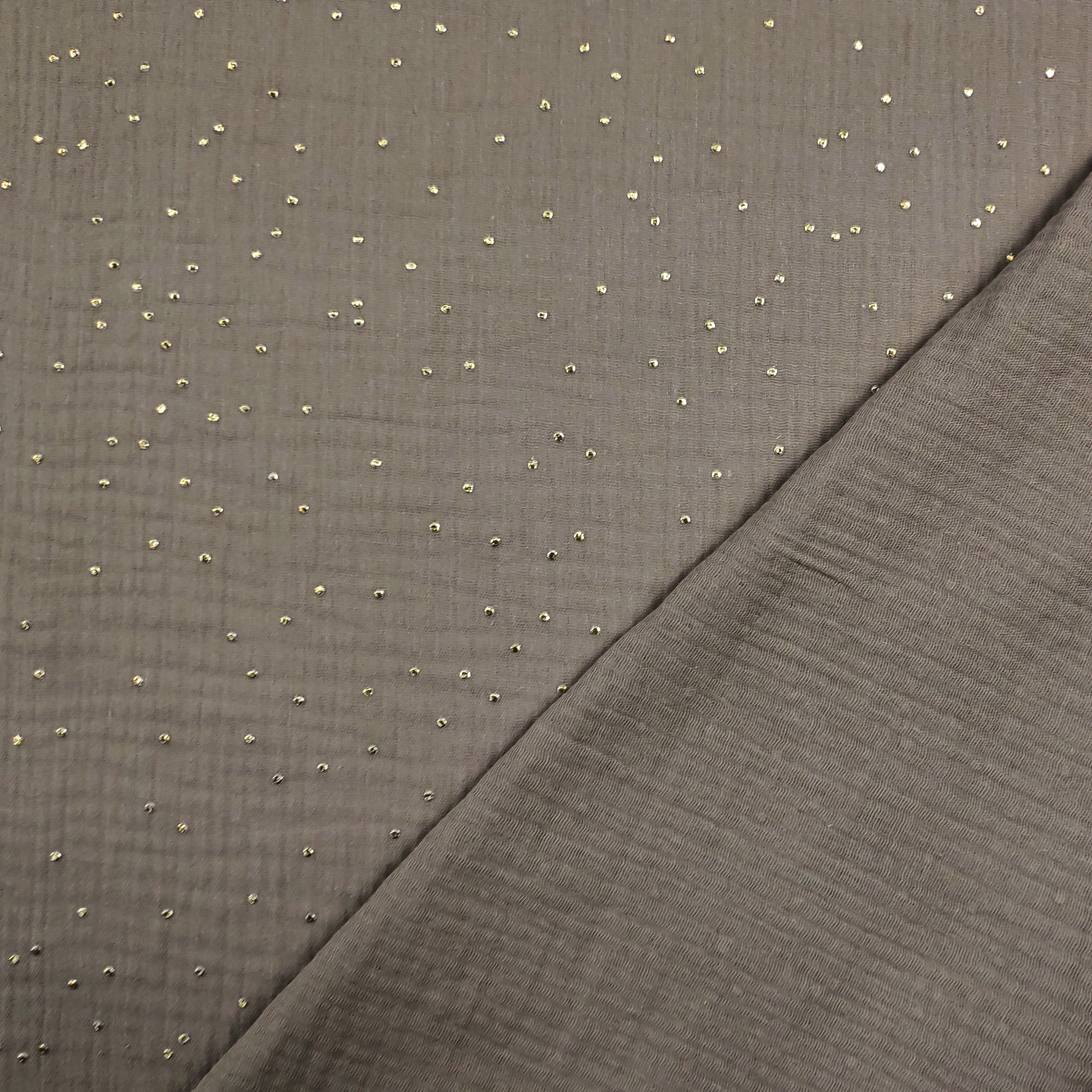 Beigefarbener Baumwollmusselin mit goldenen Polka Dots