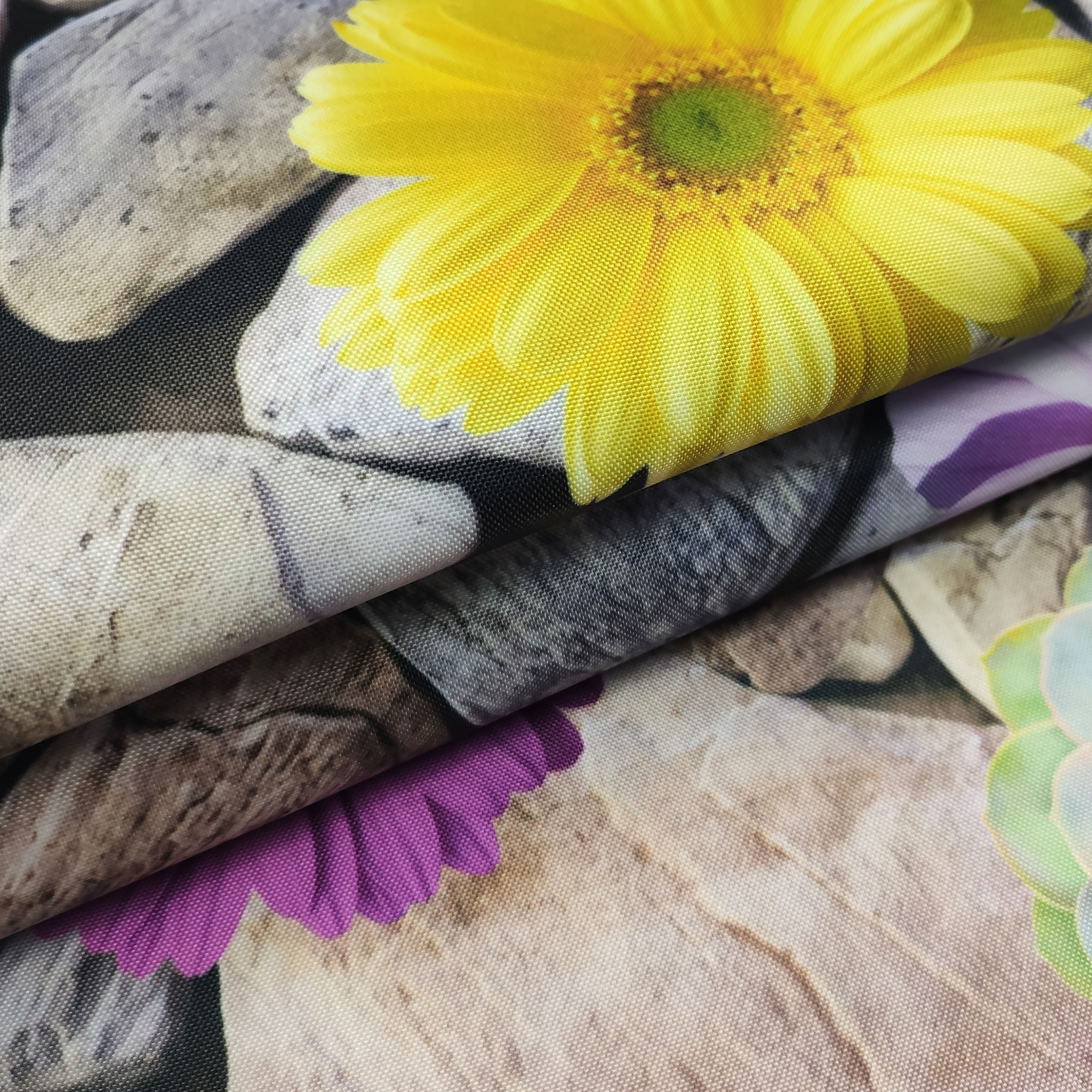 Fleurs de cuisine sur pierres Image