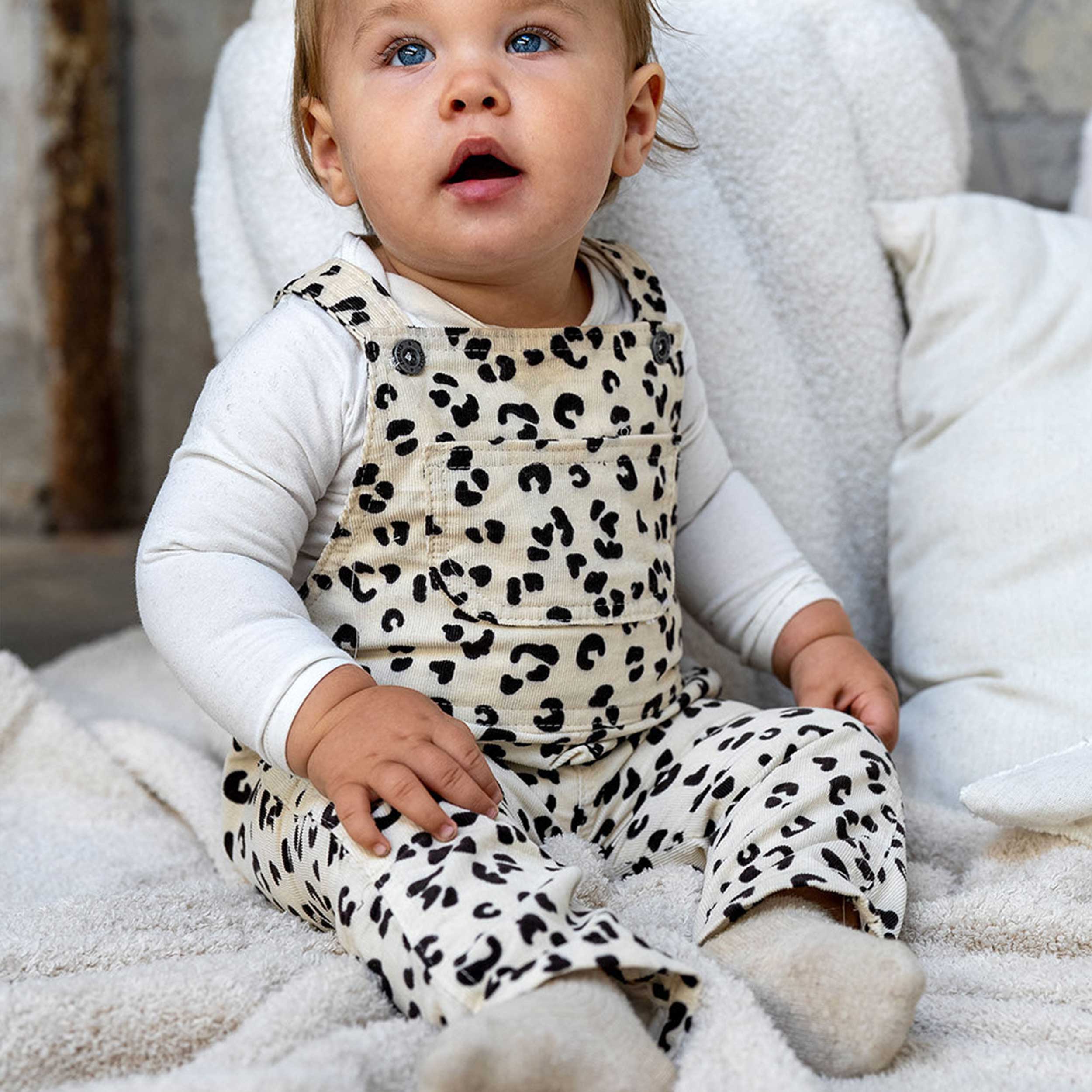 Spotted Patterned Cotton Velvet Image