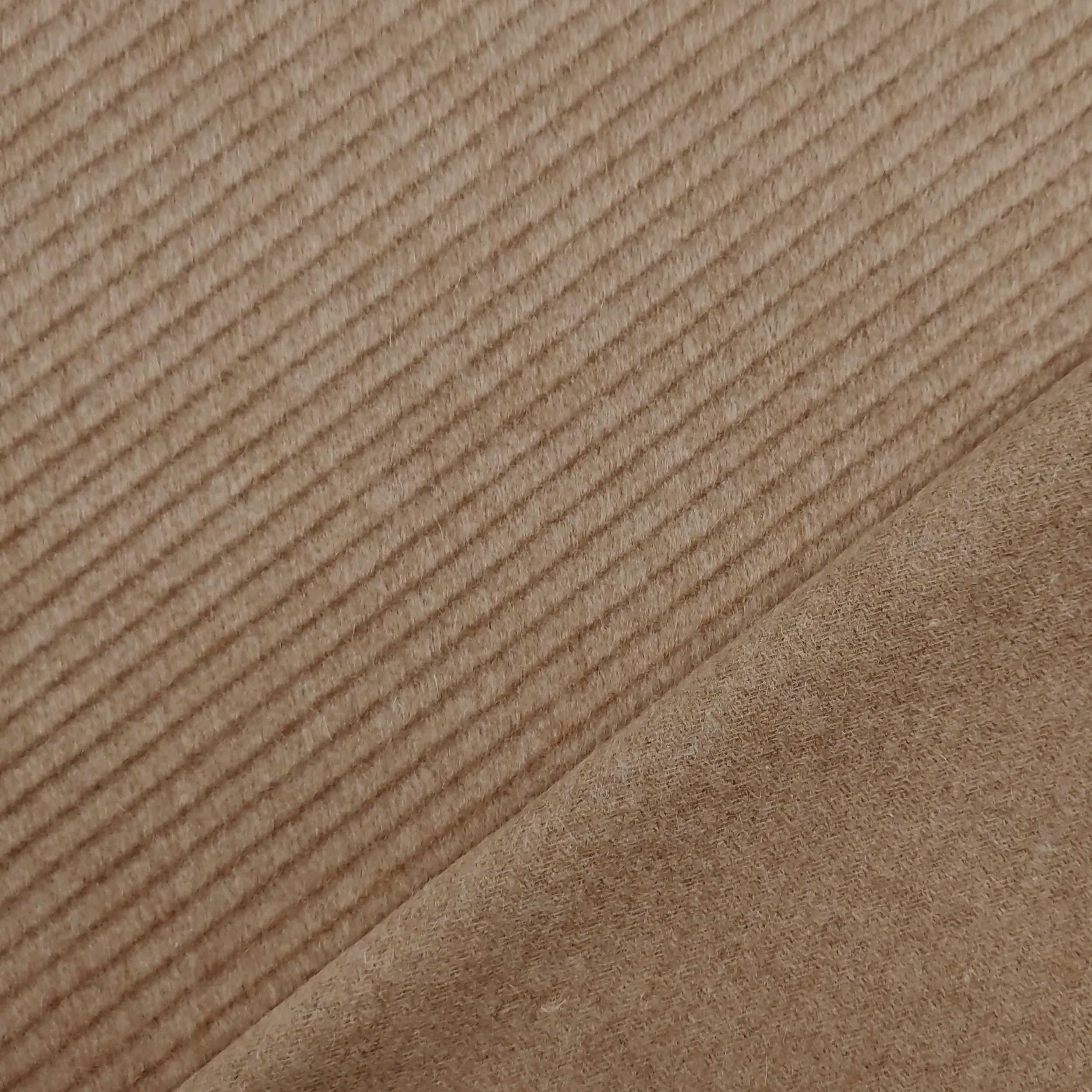 Camel Diagonal Mantel