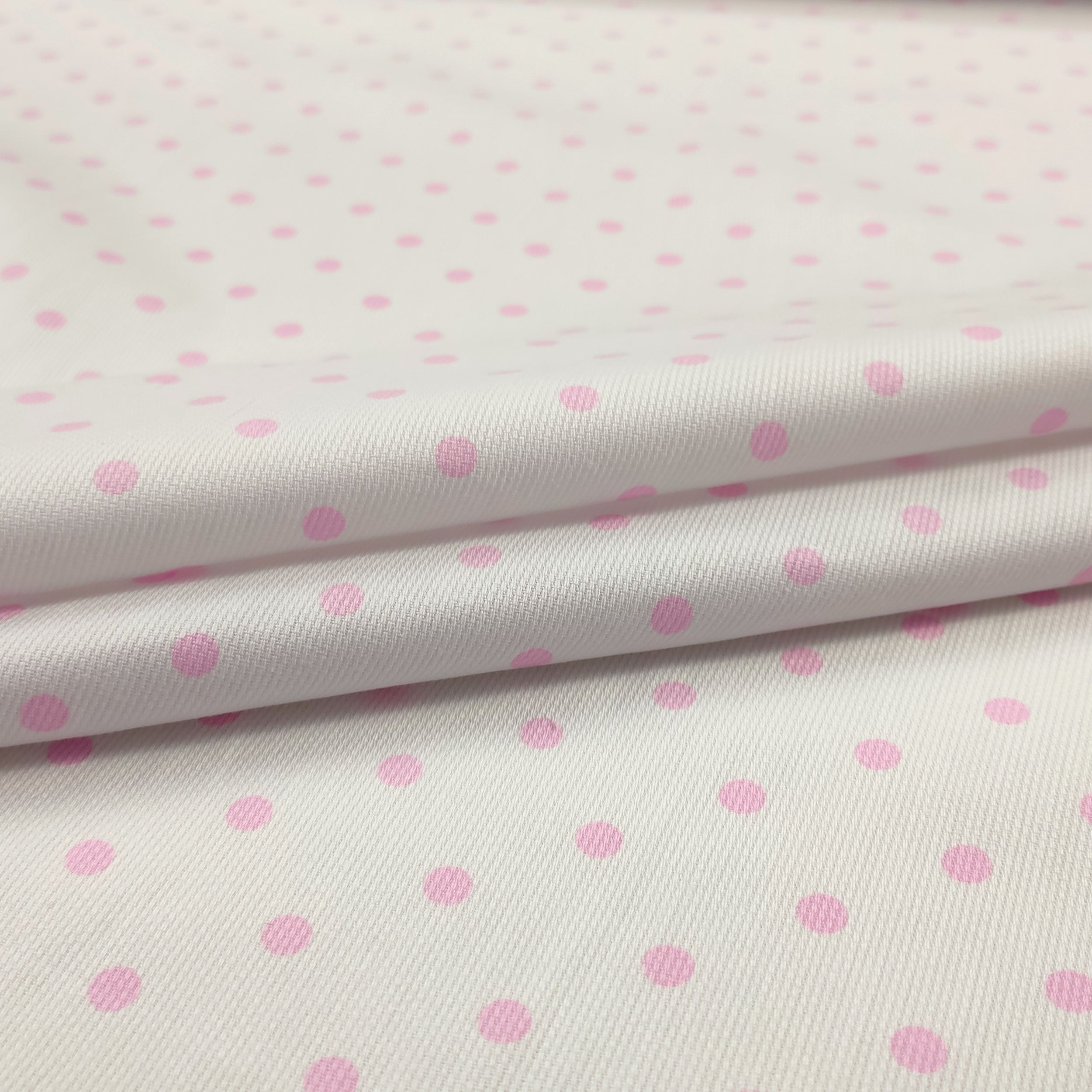 Baumwoll-Piquet-Stoff mit rosa Tupfen - Main Image