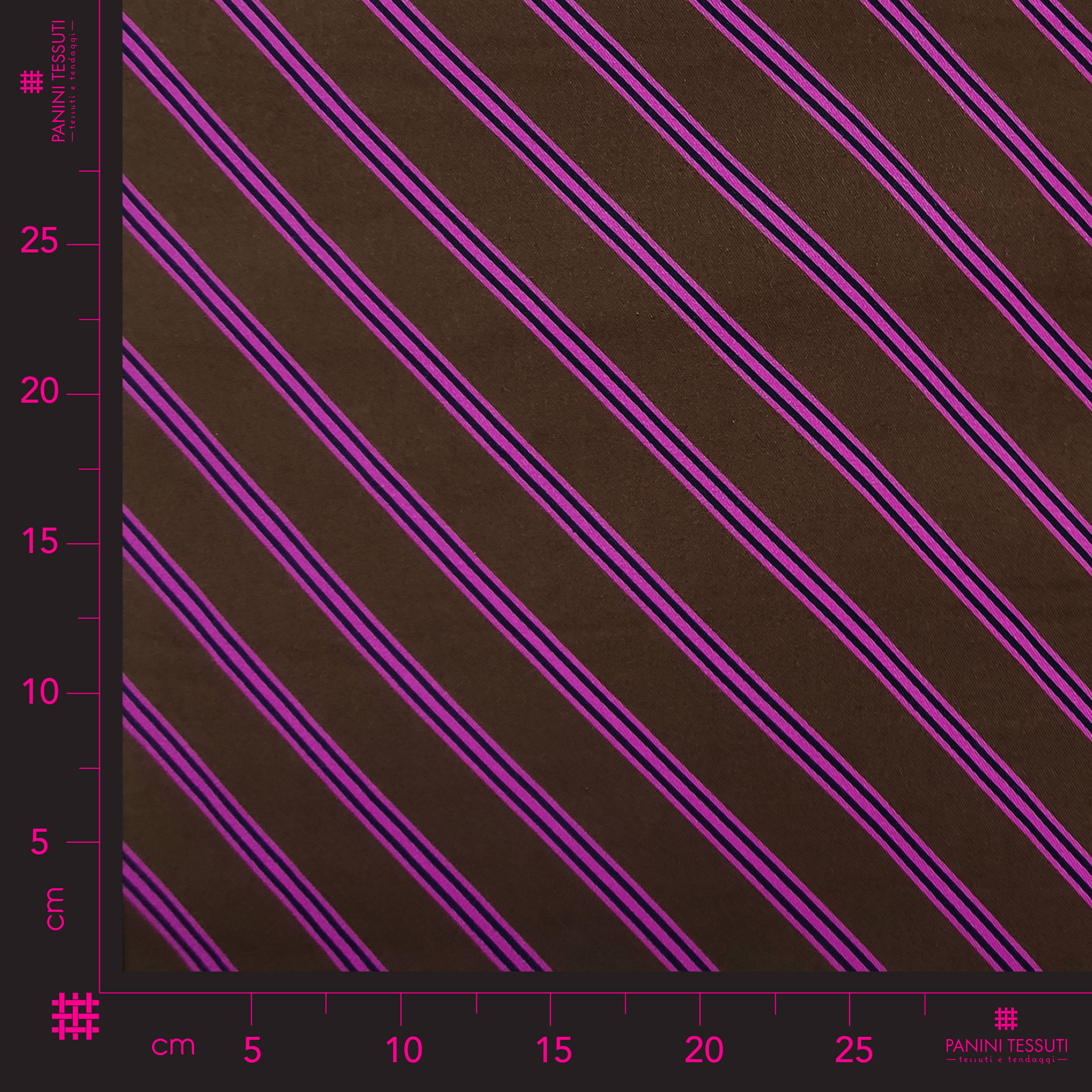 Algodón Líneas Oblicuas Fuxia Fondo Marrón