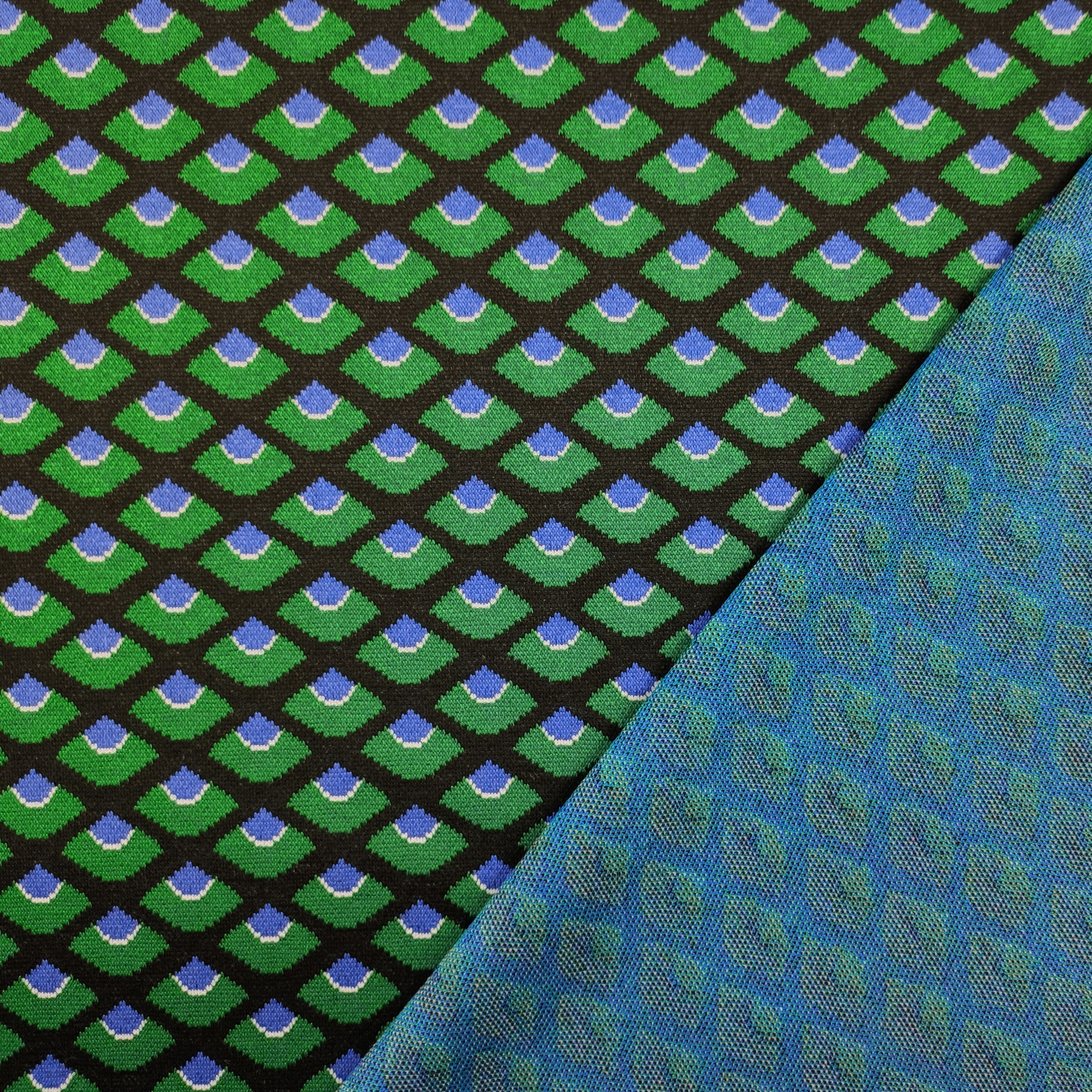 Punto Milano Grün und Blau Geometrische Motive