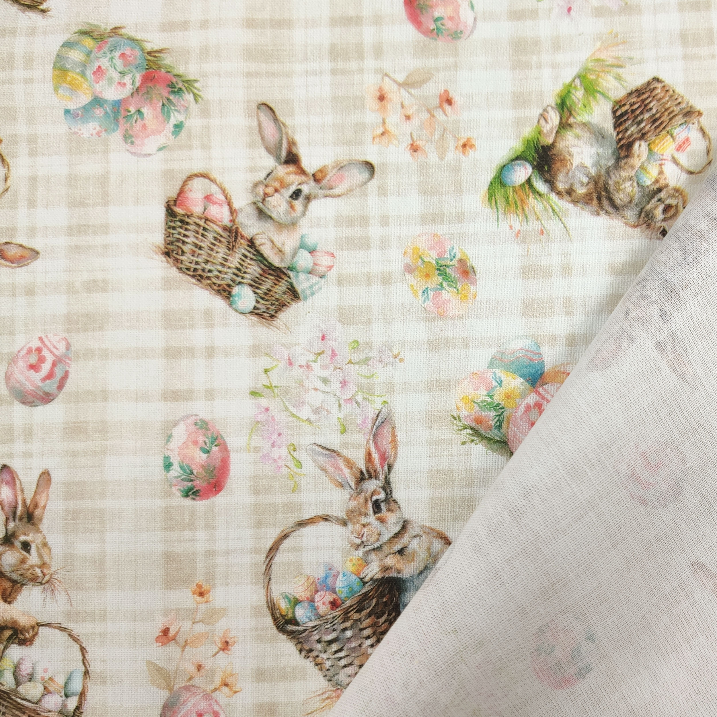 Lapins et œufs de Pâques en coton fantaisie