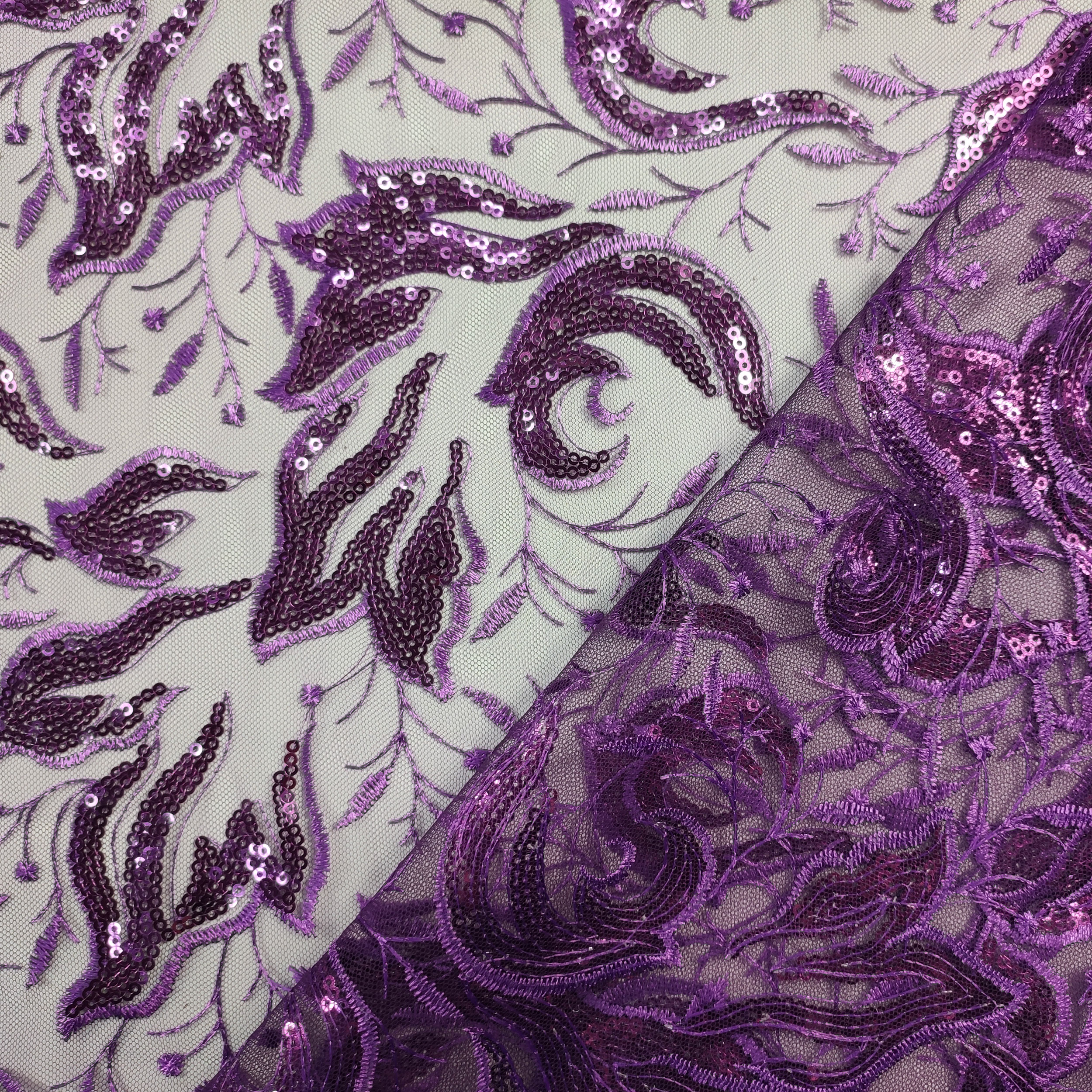 Feuilles de tulle brodées avec paillettes violet Image