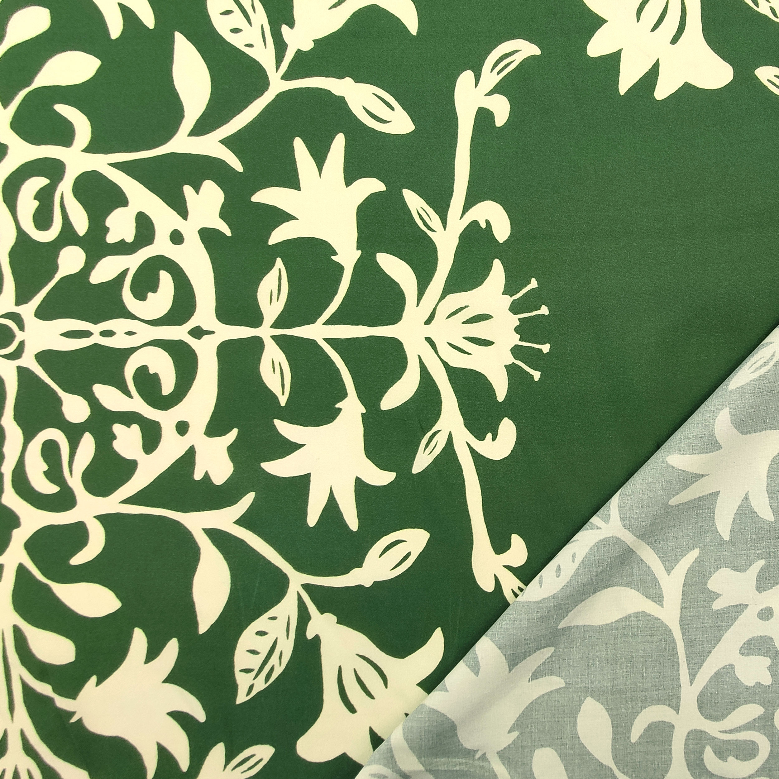 Fantaisie florale verte Satin de coton crème