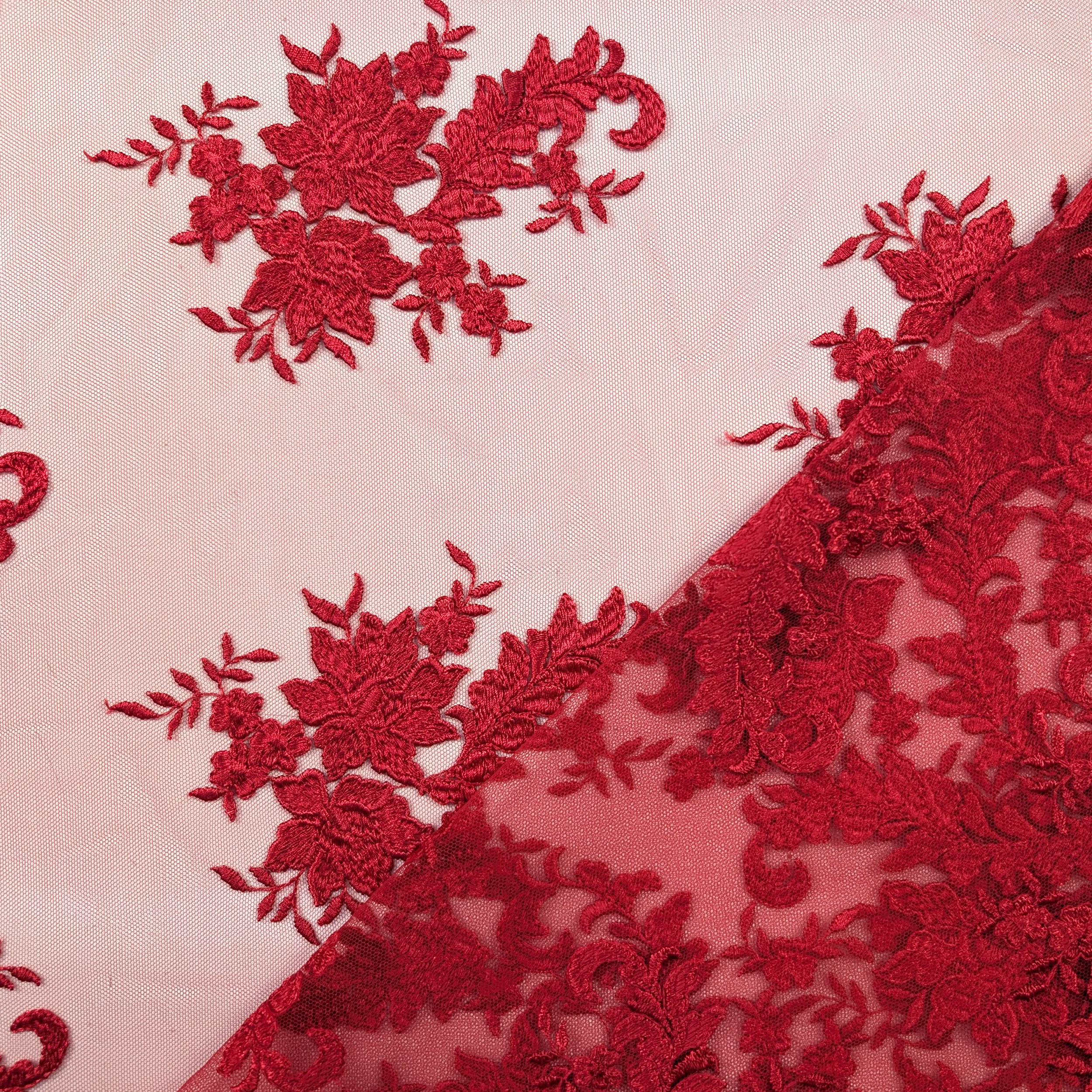 Dentelle haute couture à double bord rouge Image