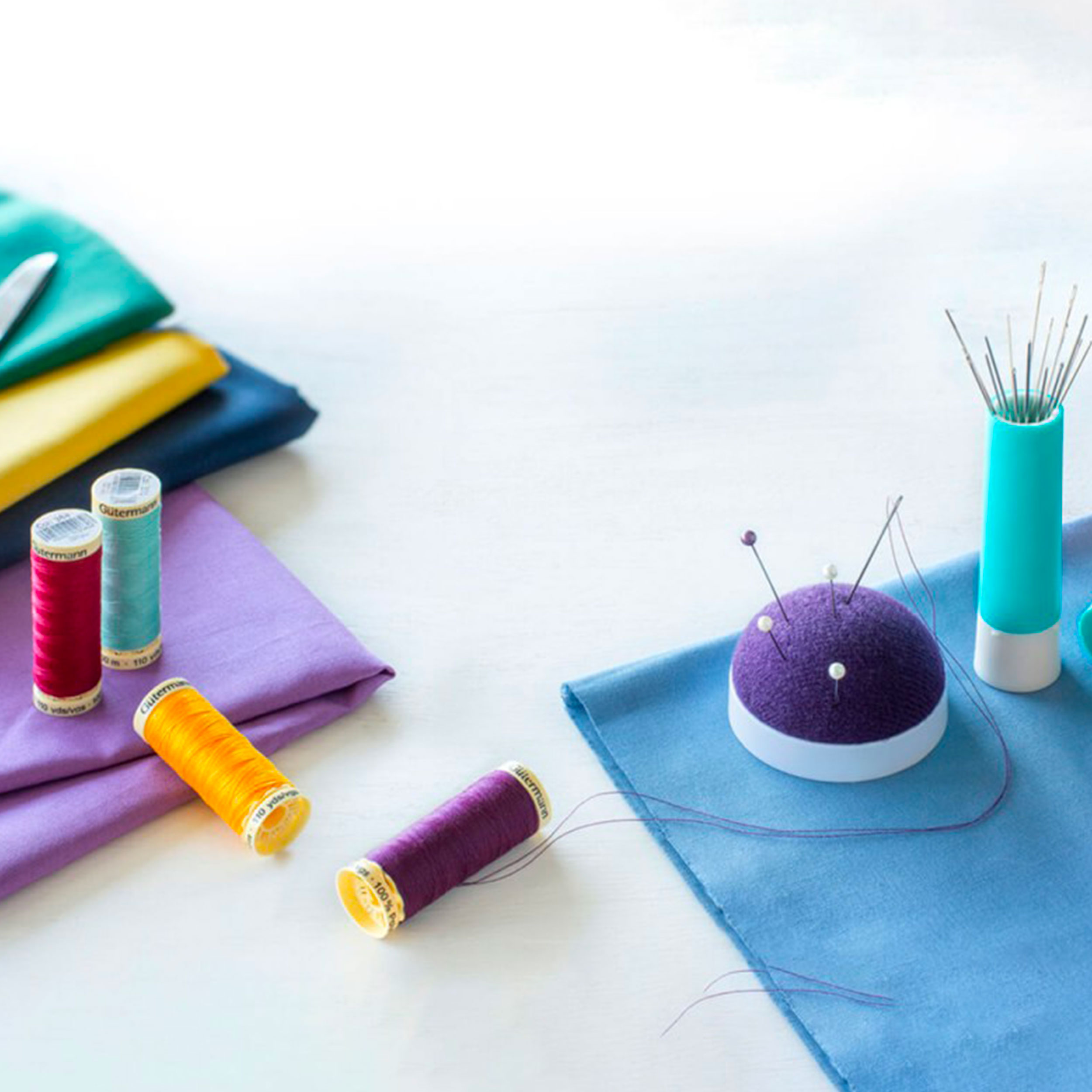 Gutermann Máquina de Coser 8 Bobinas 100 m con Portaagujas Prym