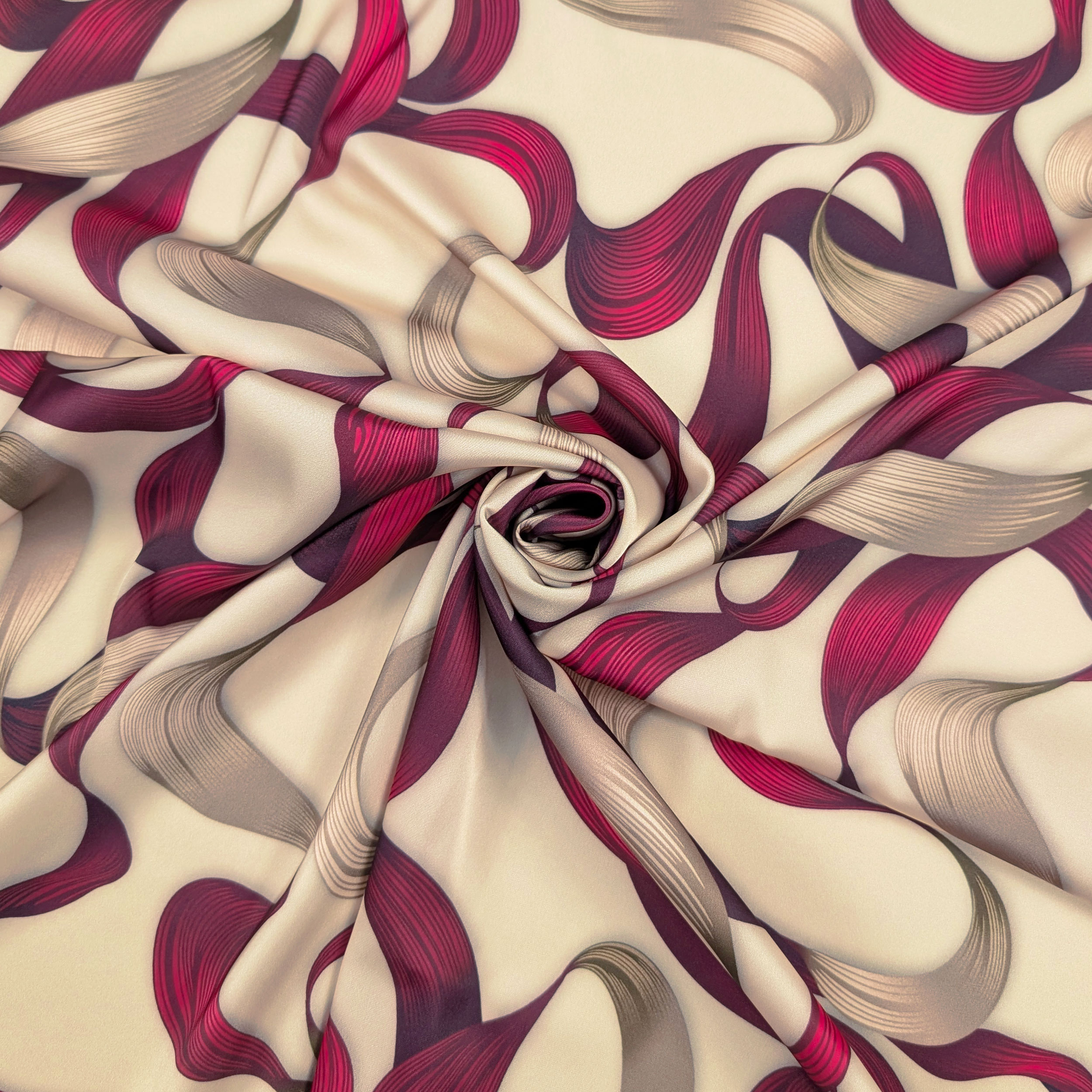 Ensemble de satin Haute Mode Abstract Fantasy Fuxia Image