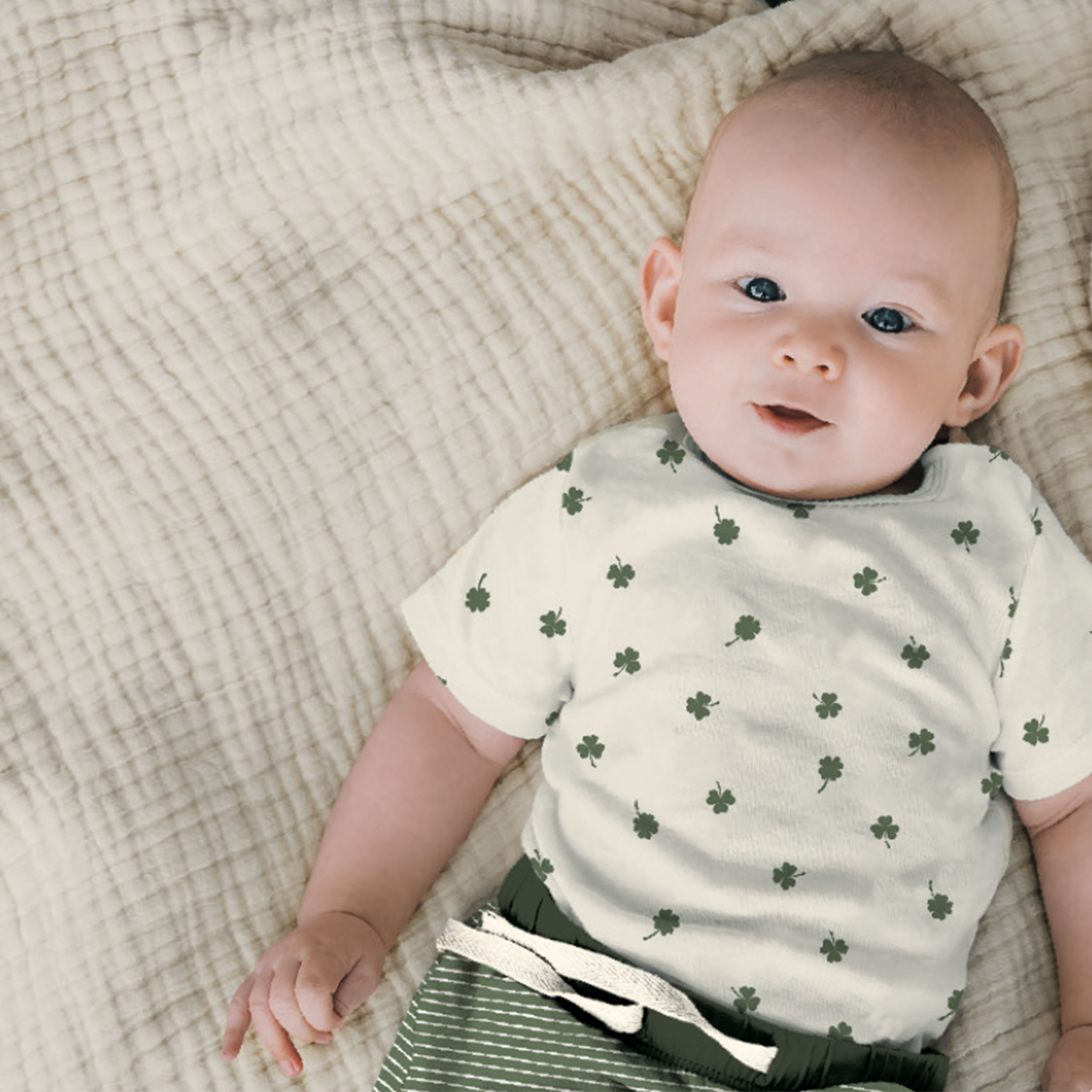 Jersey Cotton Clover Pattern Image
