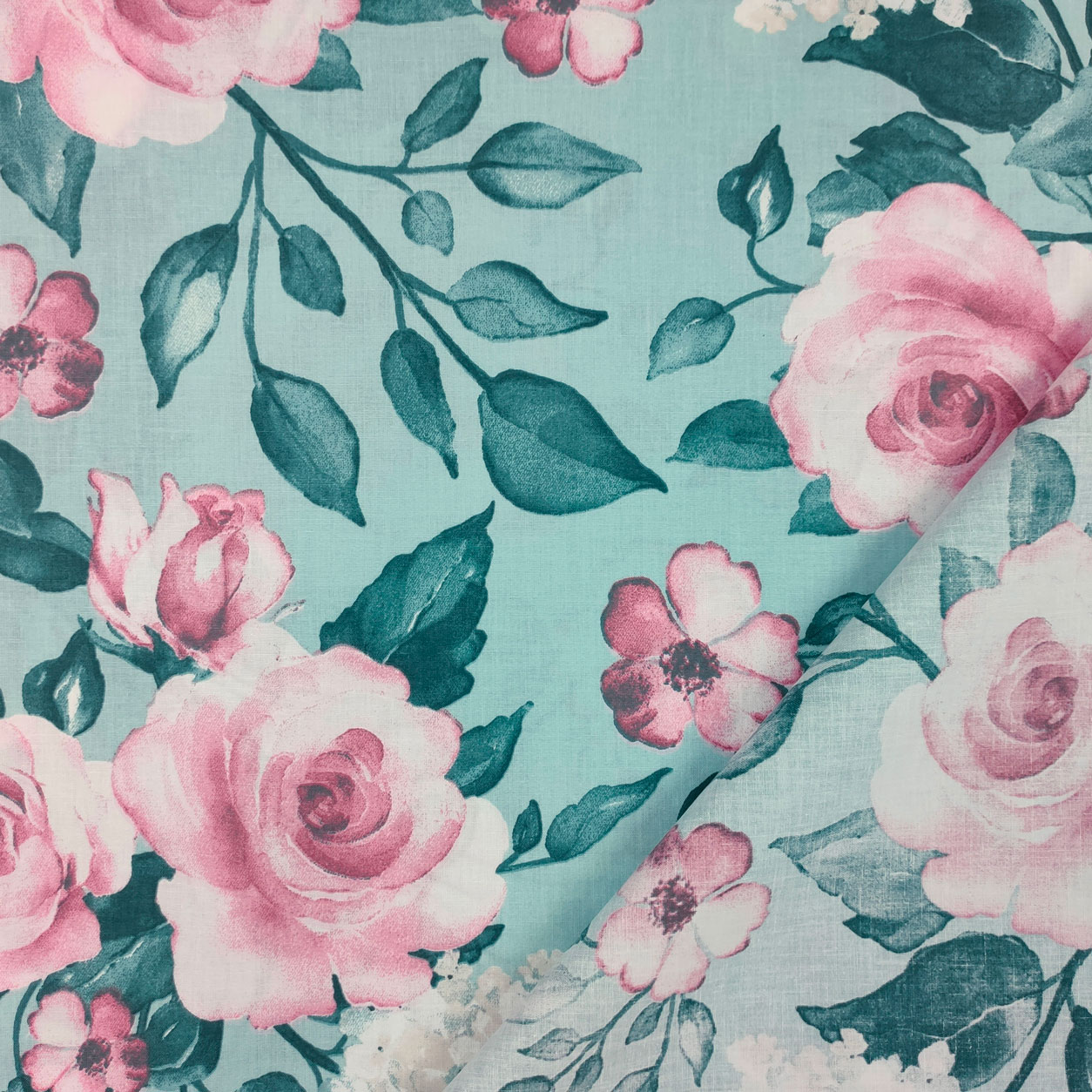 Tessuto di Cotone Fantasia di Rose e Ortensie