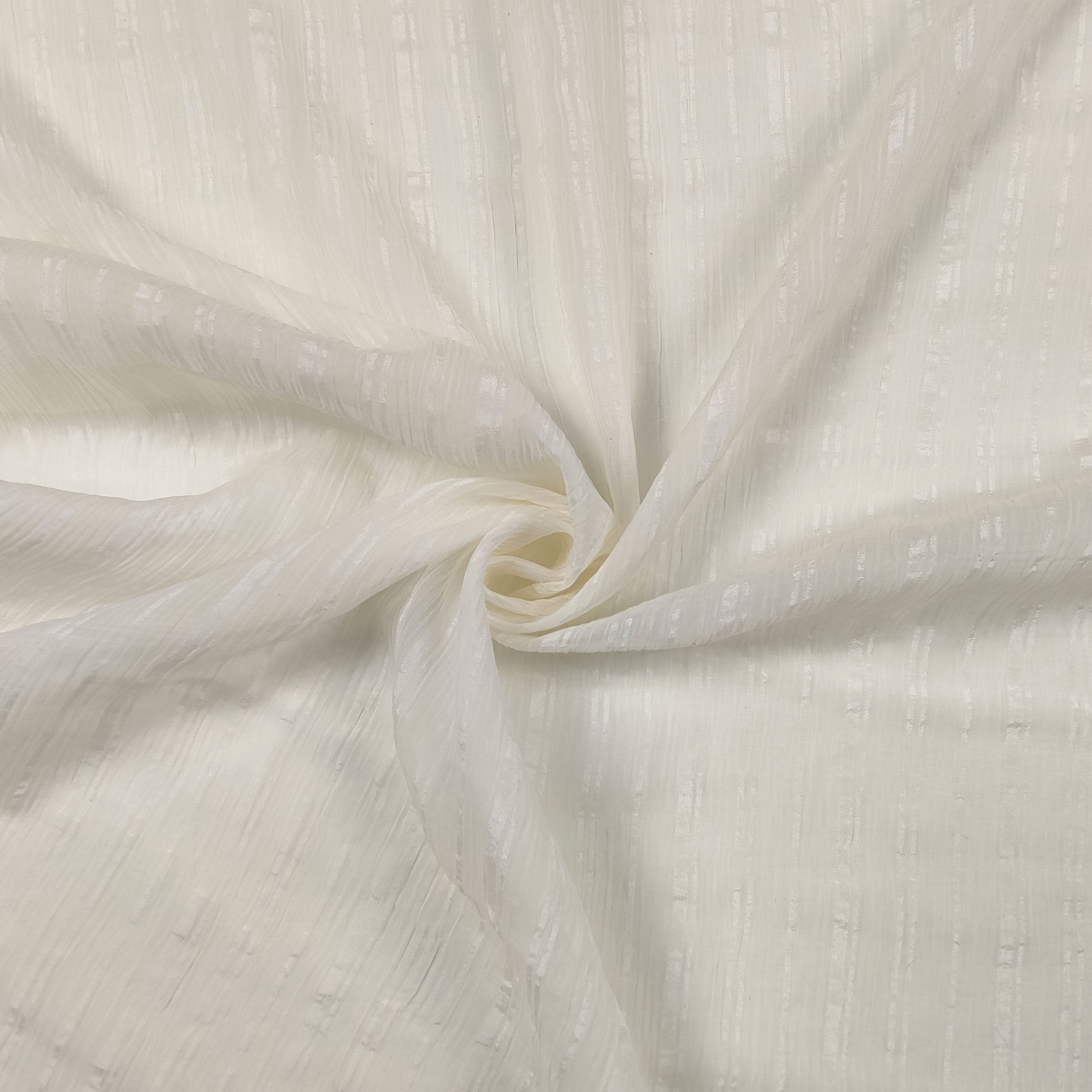 Tissu mousseline de soie à rayures crème Image