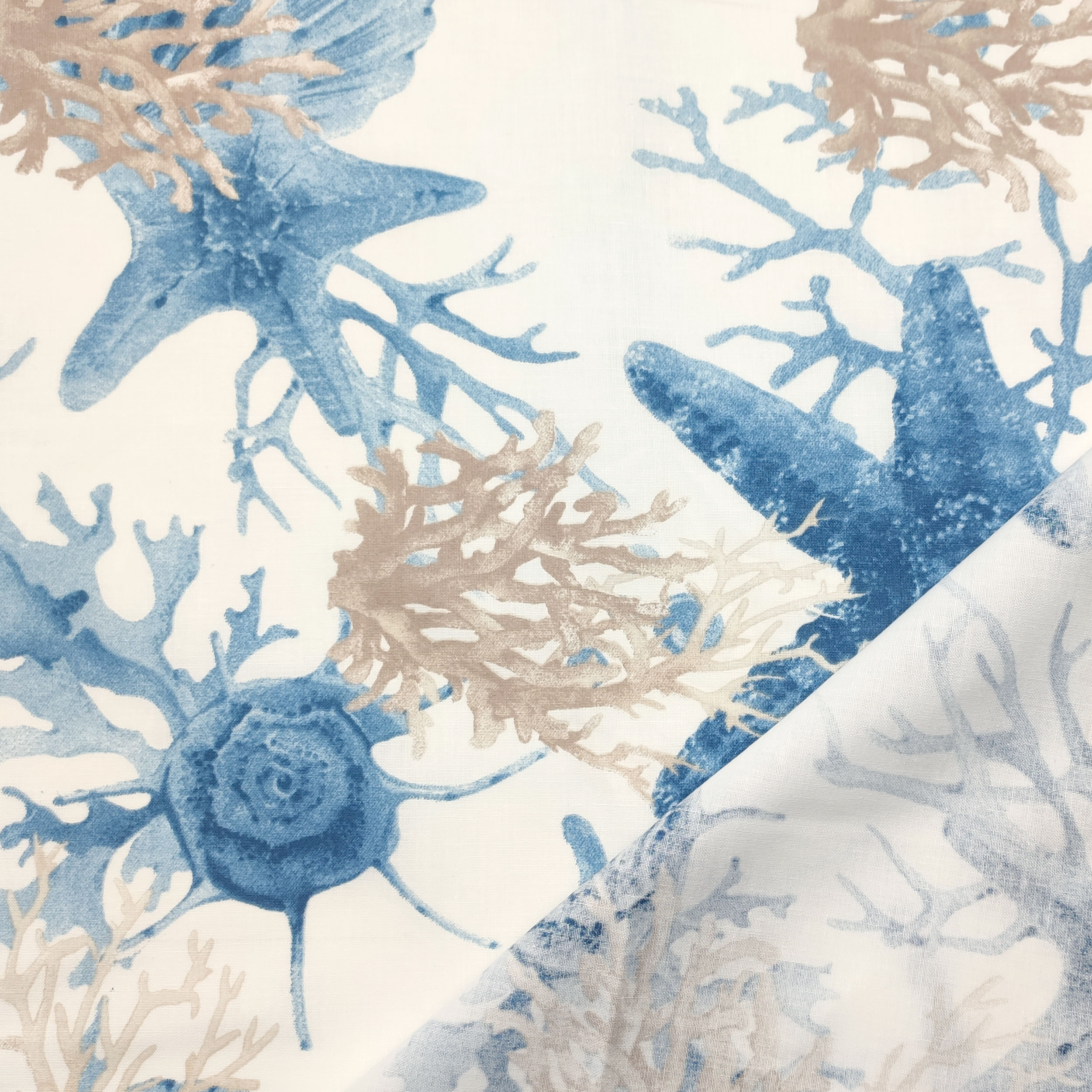 Tissu en coton avec étoiles de mer bleues et coraux Image