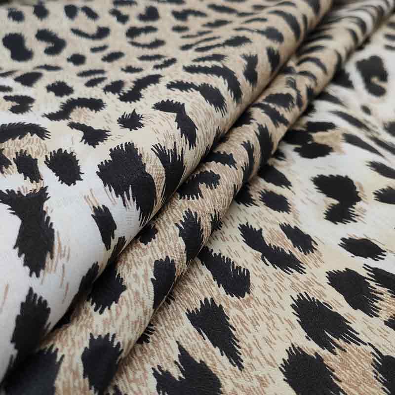 Baumwollstoff mit Leopardenmuster