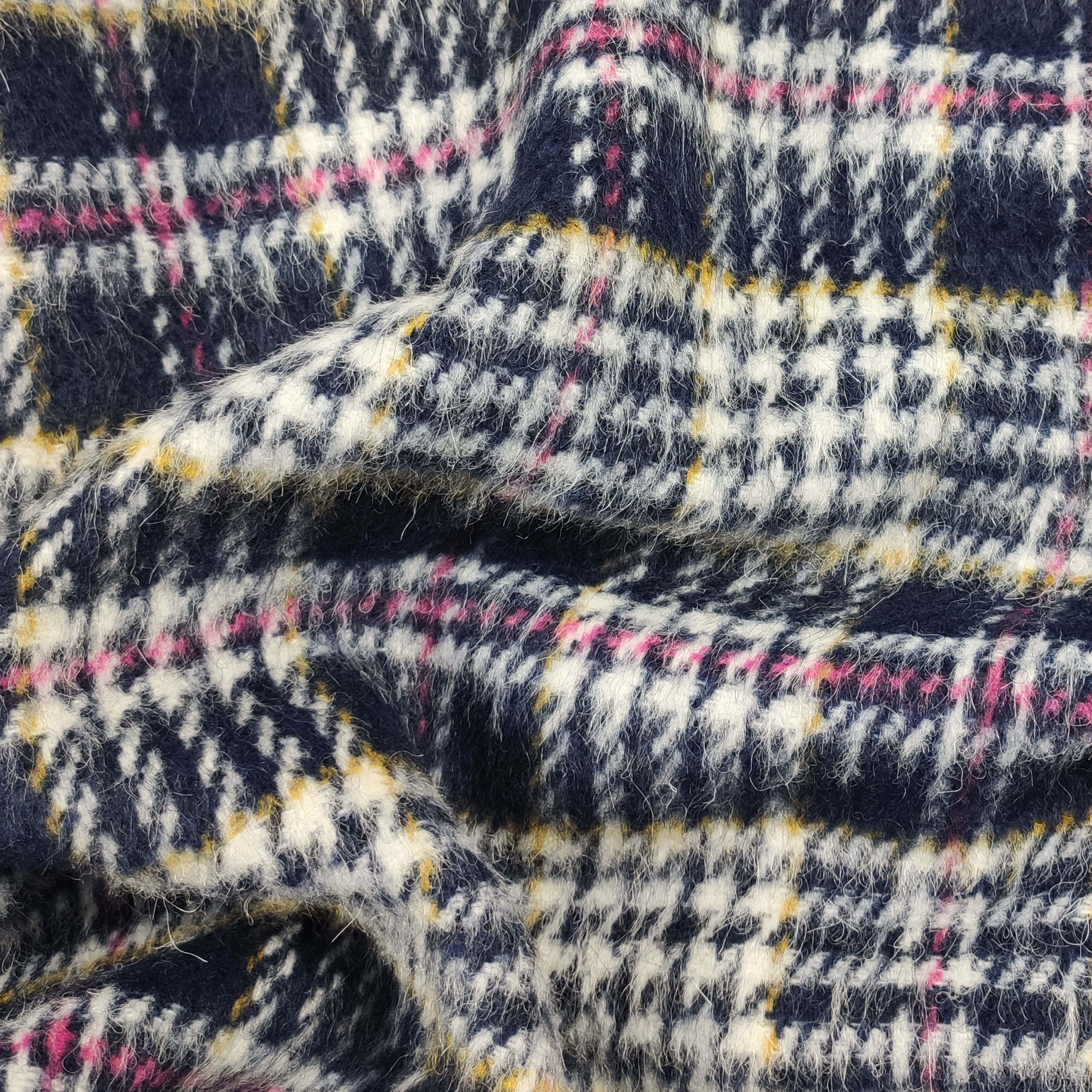 Mélange de laine écossaise bleu jaune et rose
