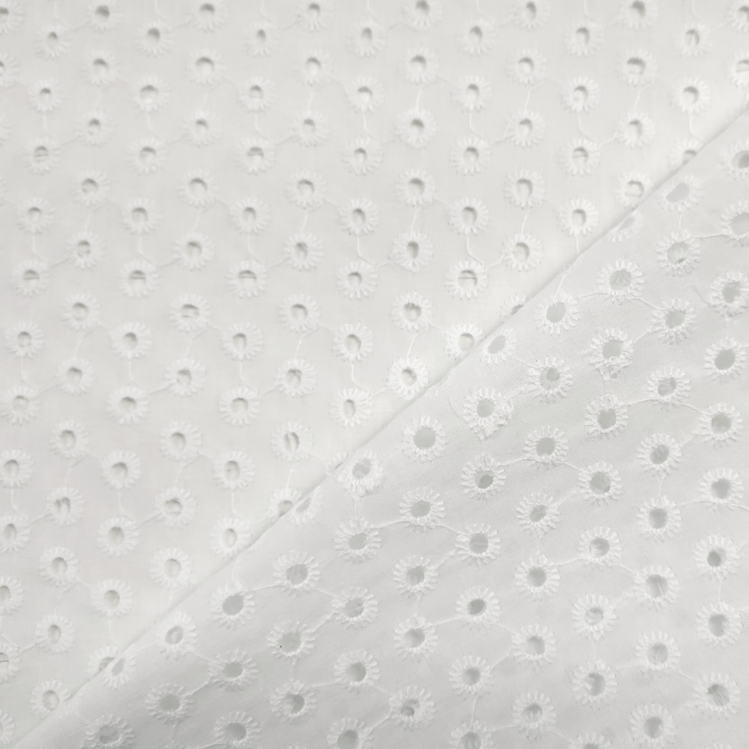 White Cotton Sangallo Mini Daisies