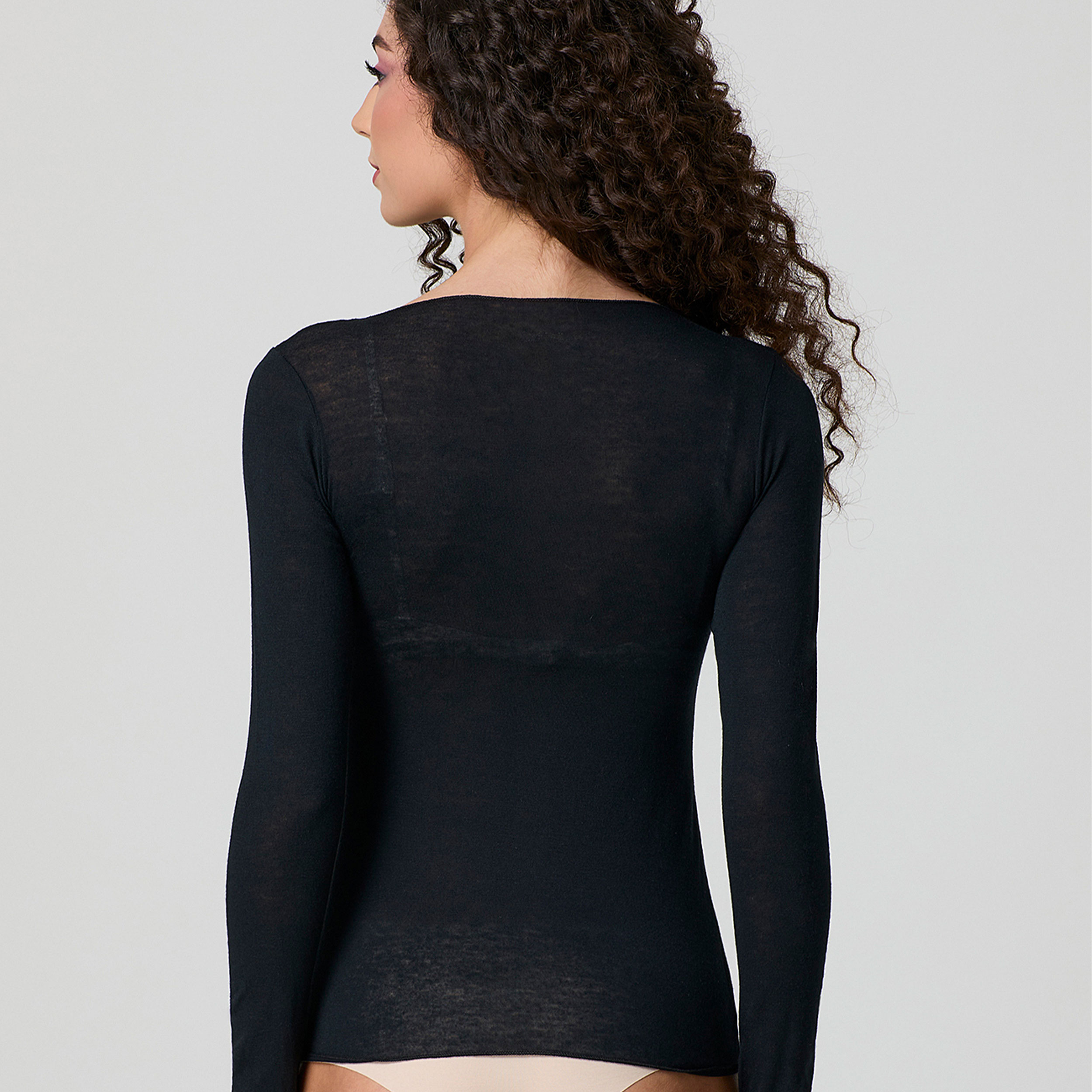 Jadea Black Boat Neck Cashmere Jumper Image
