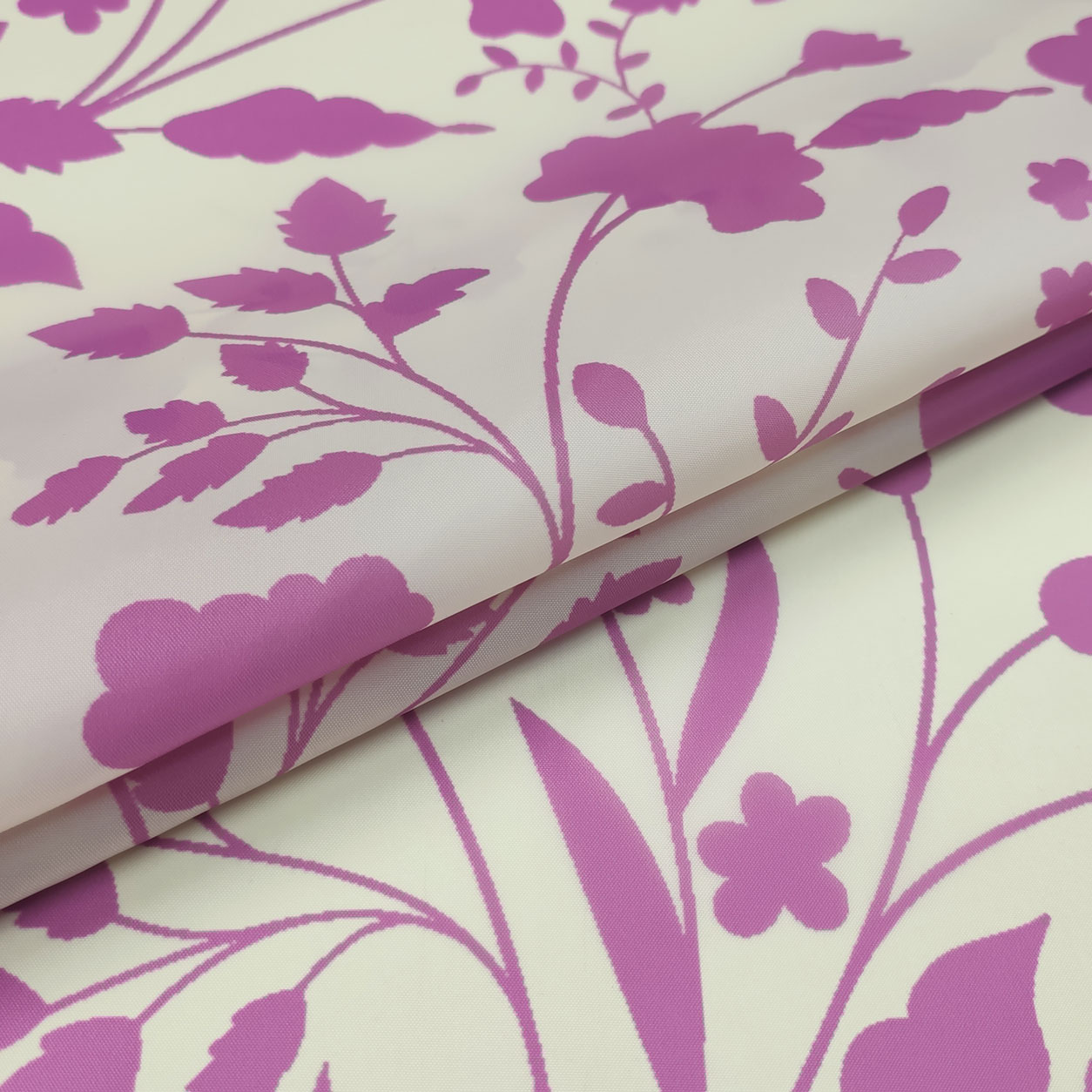tessuto-impermeabile-fantasia-fiori-rosa