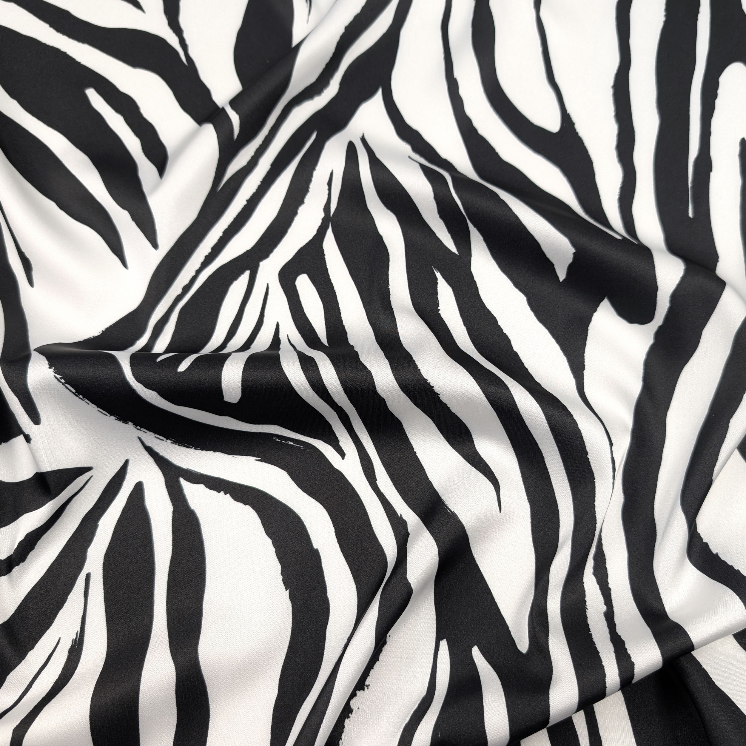 Satin Set High Fashion Zebra Patterned Image