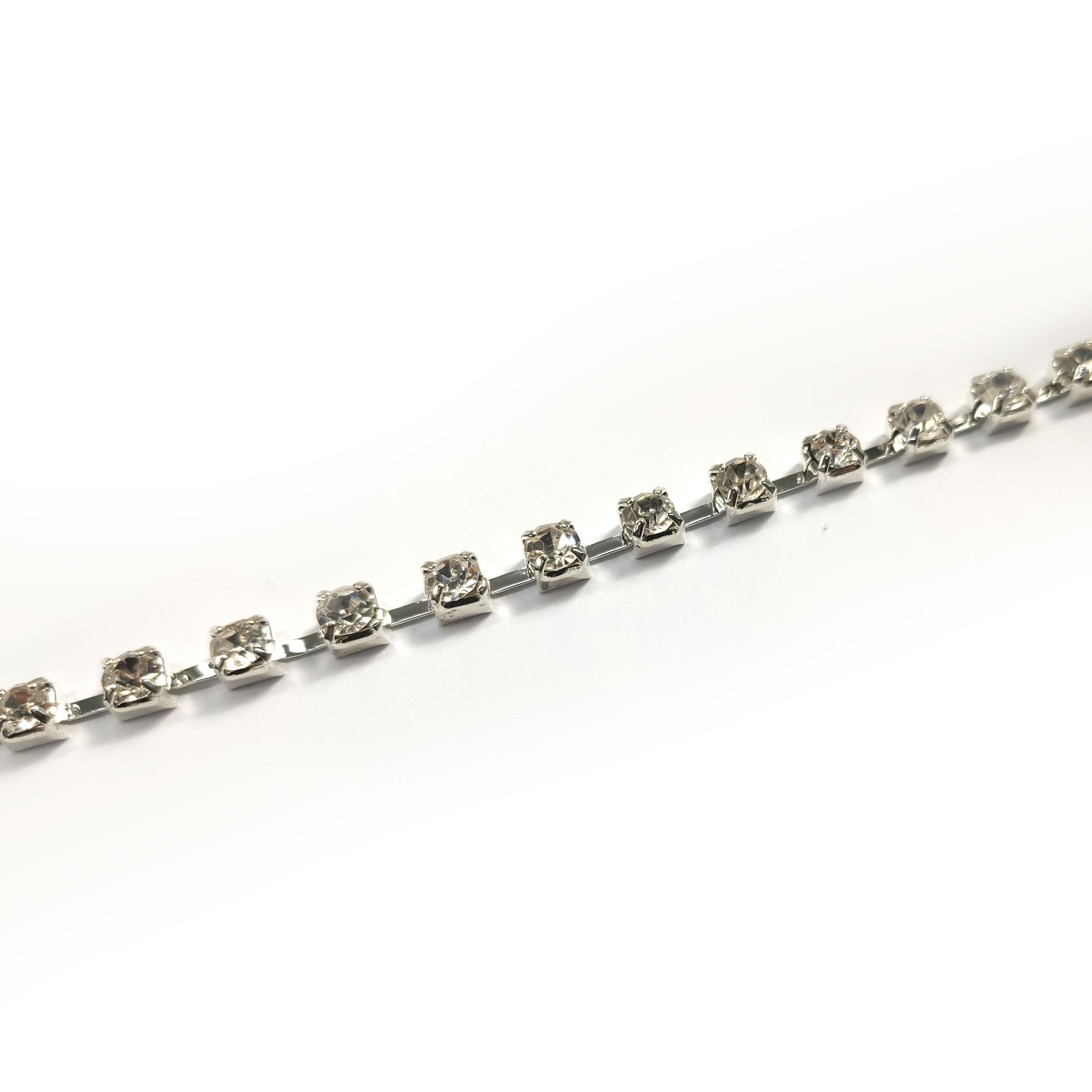 Silver chain set with rhinestones Image