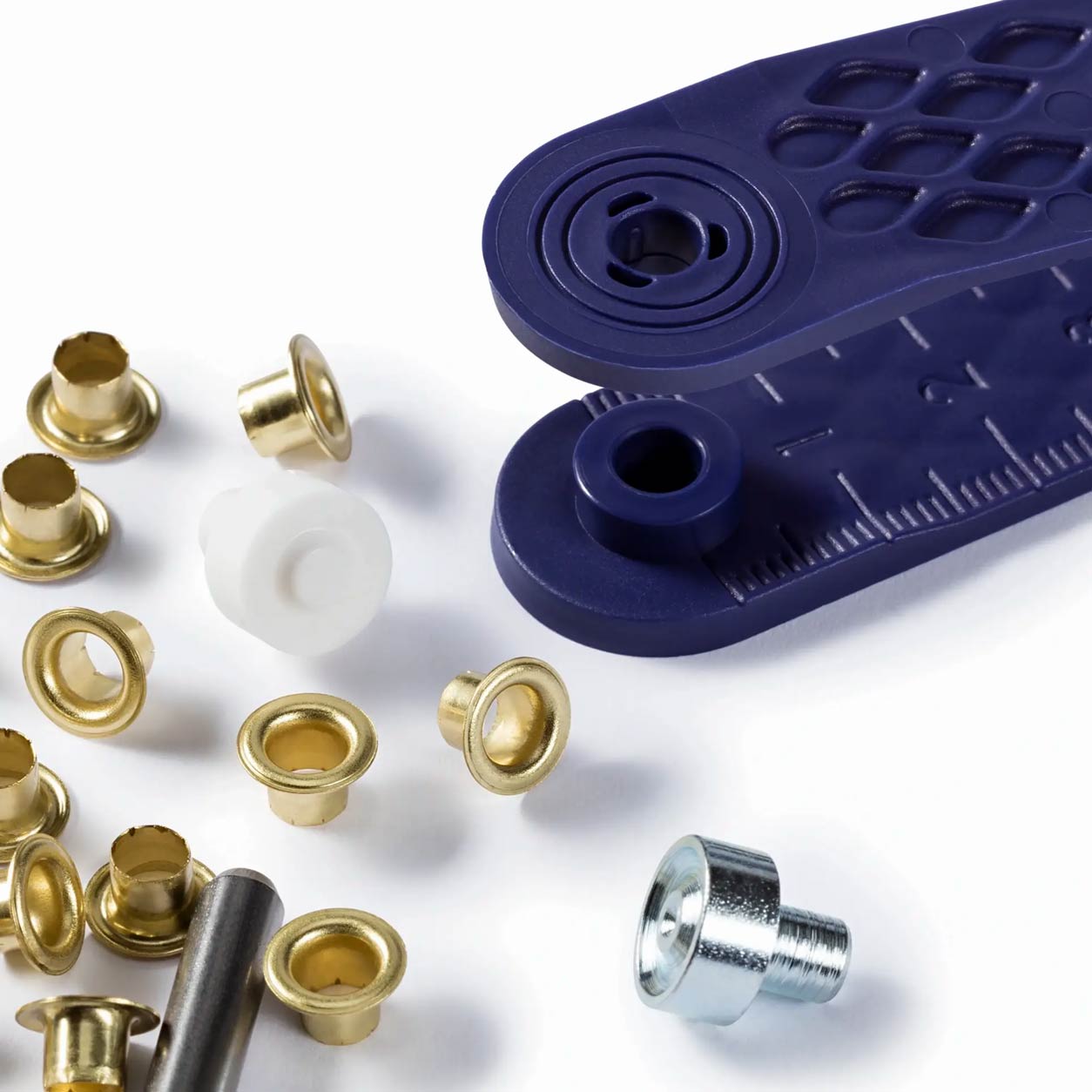 Prym Silver Eyelets 4 mm Image
