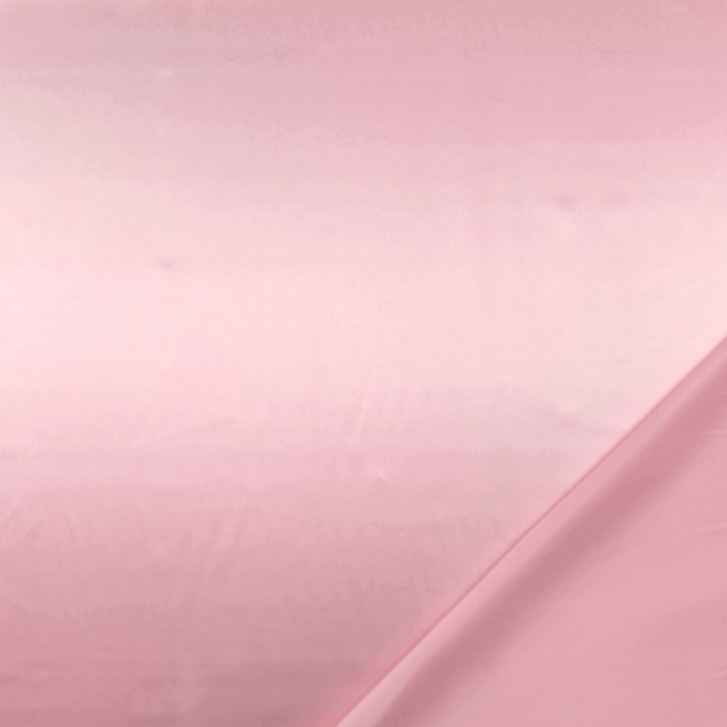 Tissu extensible en satin de soie rose Image