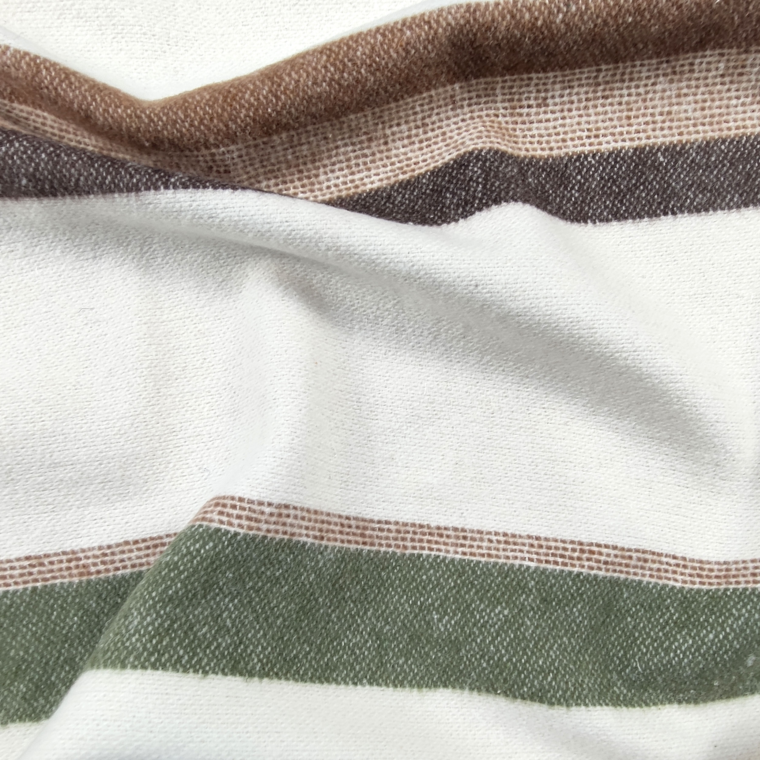 Pull crème épais à rayures colorées
