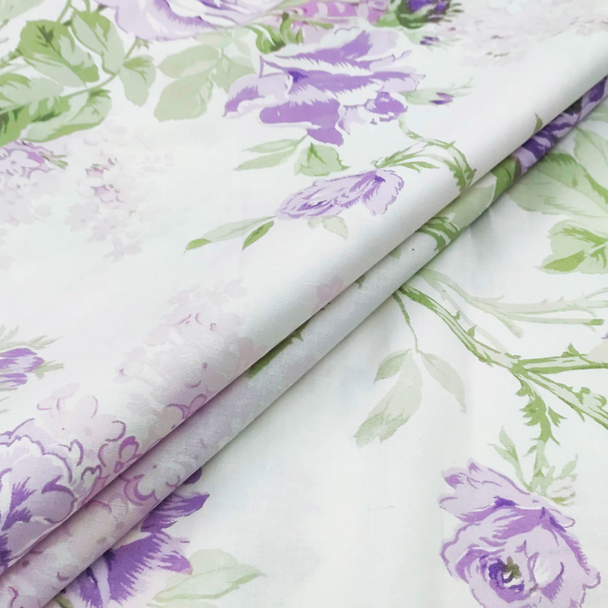 stoffa-in-cotone-da-lenzuolo-rose-e-peonie-lilla