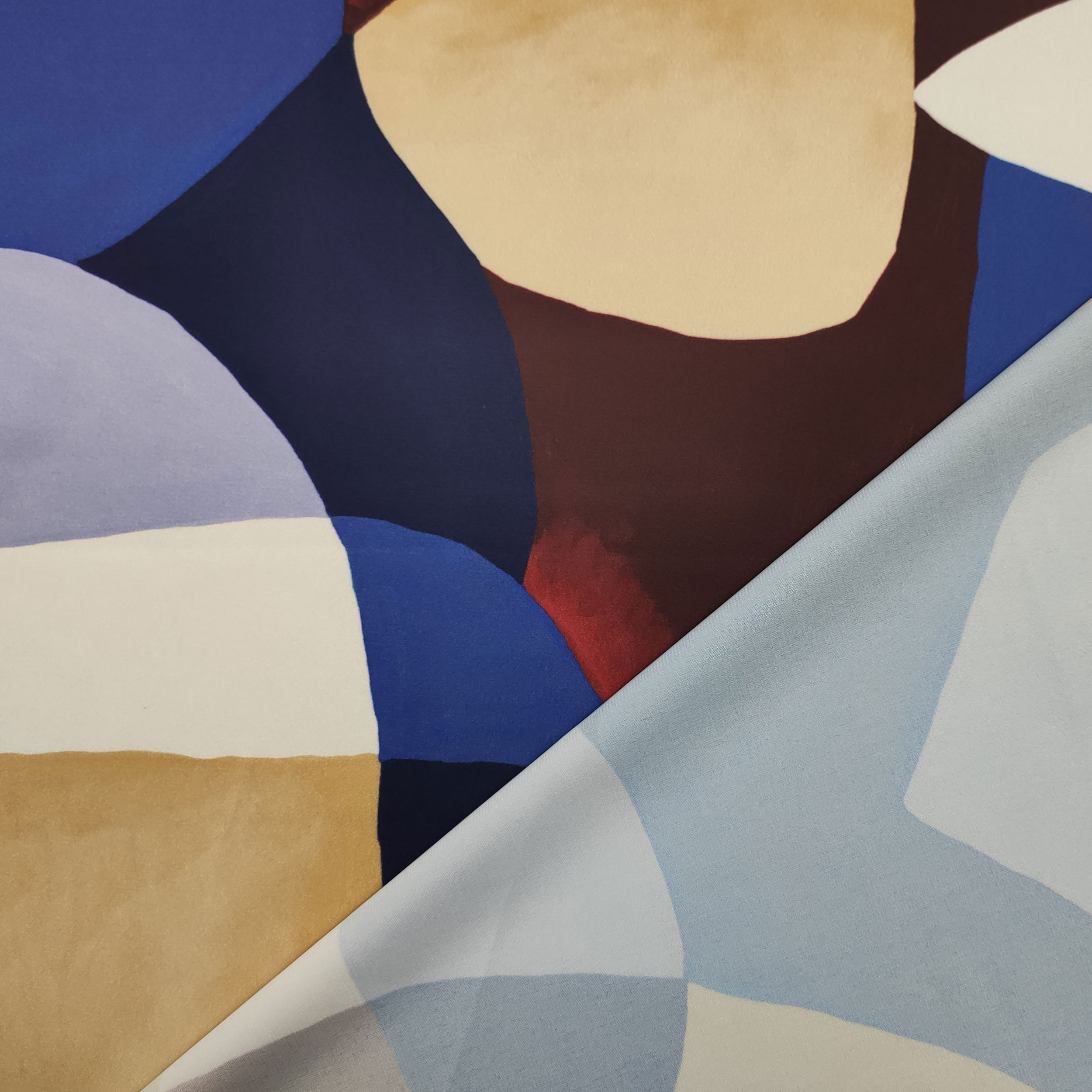Estampado geométrico de colores Satén de alta costura