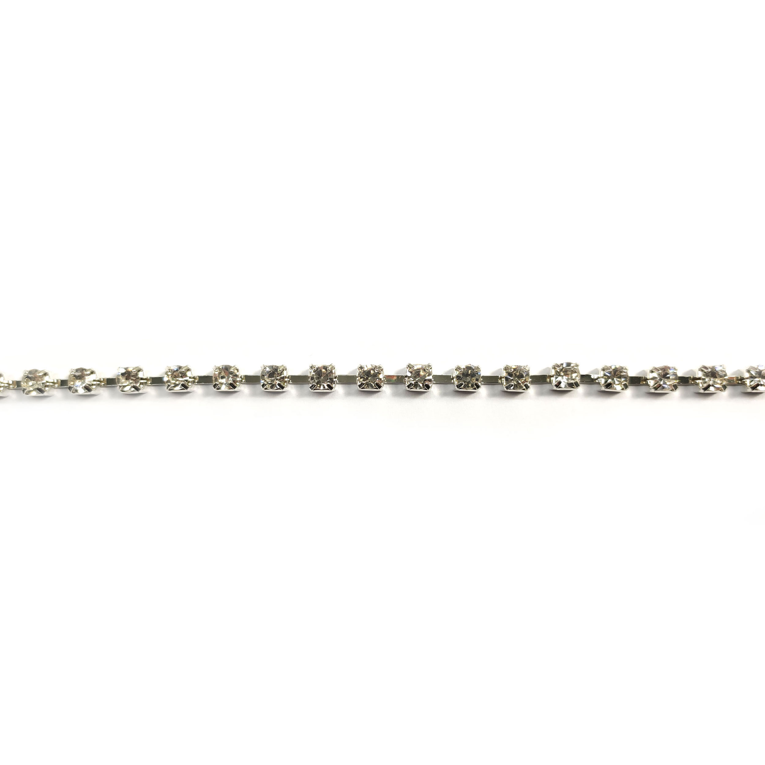 Silver chain set with rhinestones Image
