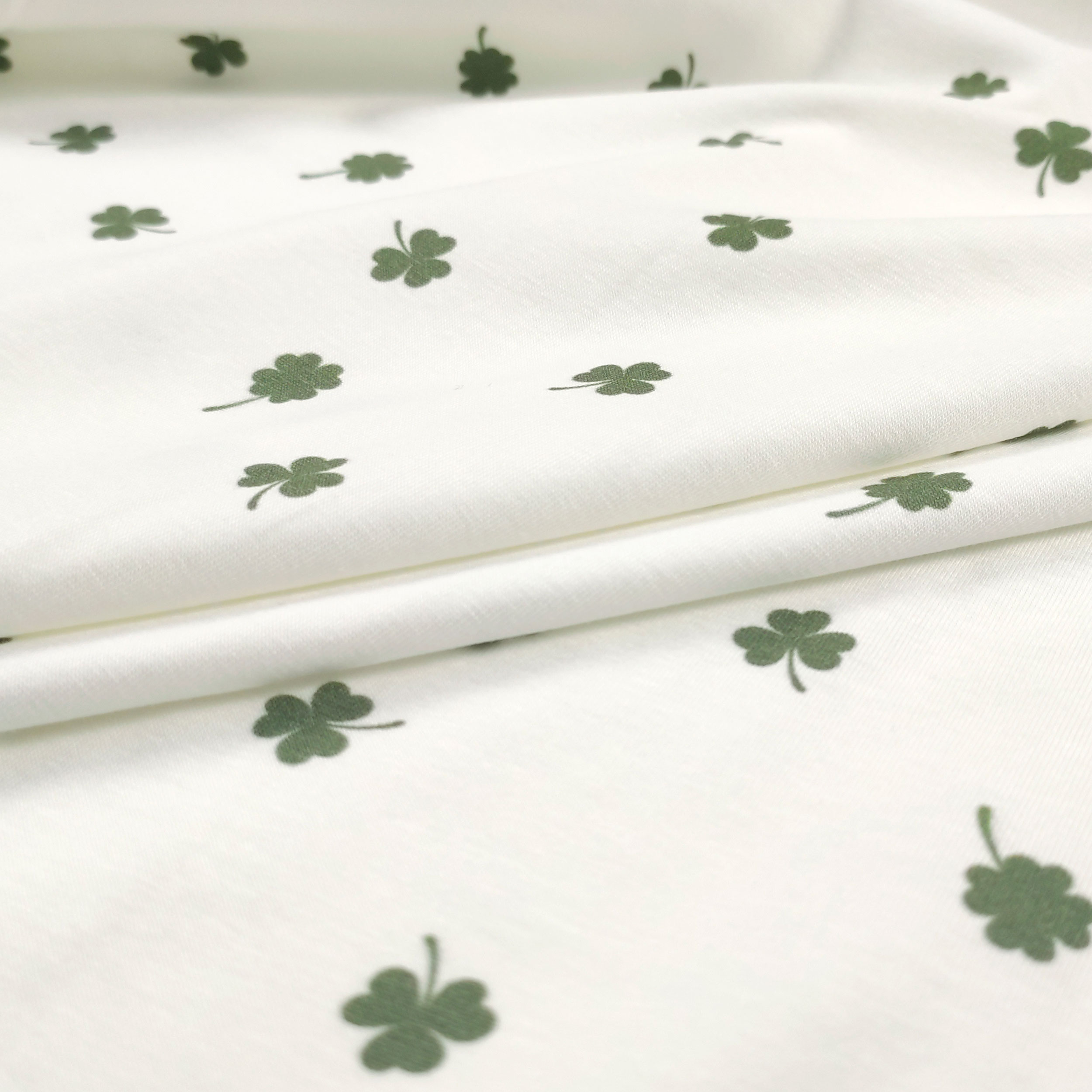 Jersey Cotton Clover Pattern Image