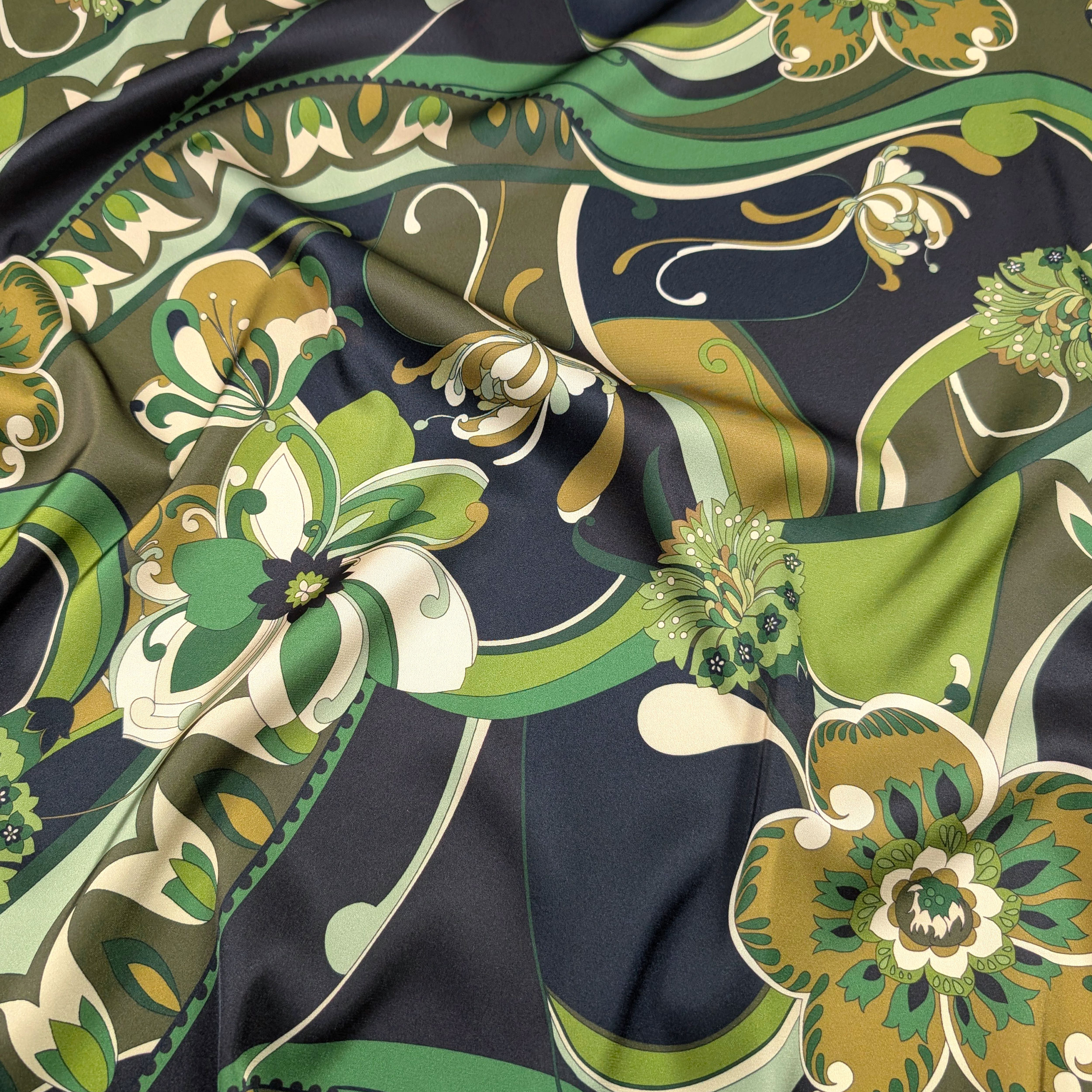 Satin Set High Fashion Abstract Green Flowers Image