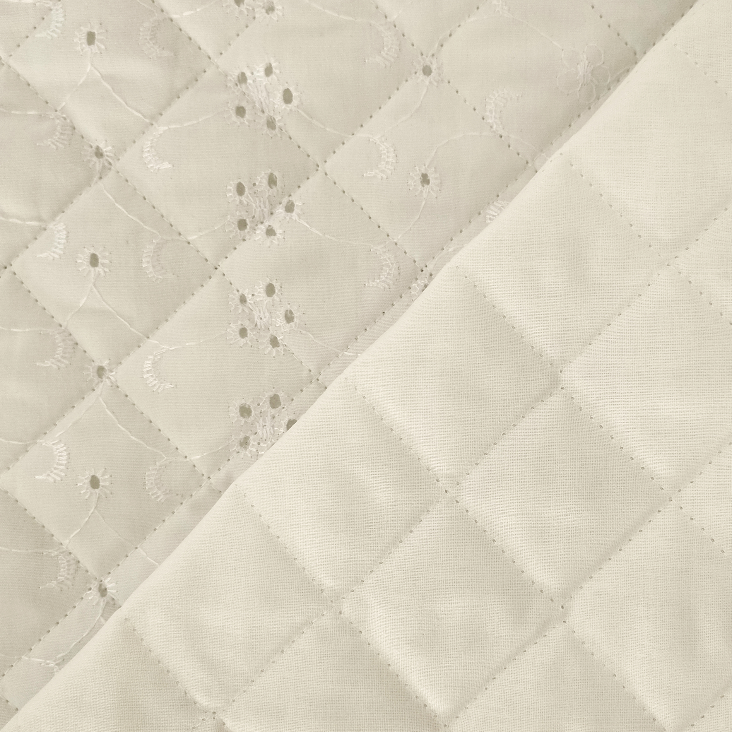 Festoneado Sangallo Tejido Acolchado Crema