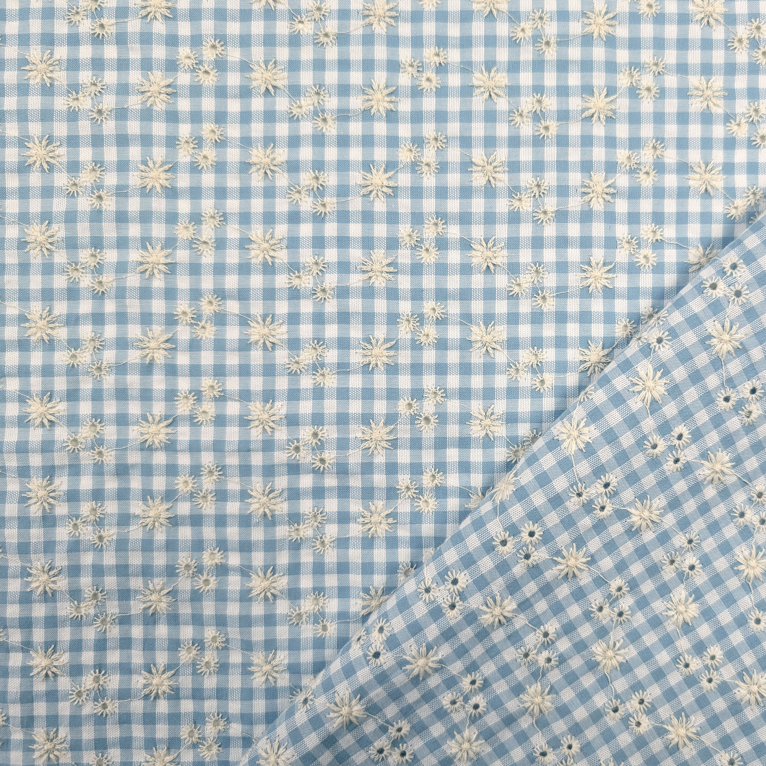Sangallo Cotton Squares Light Blue and Little Flowers Image