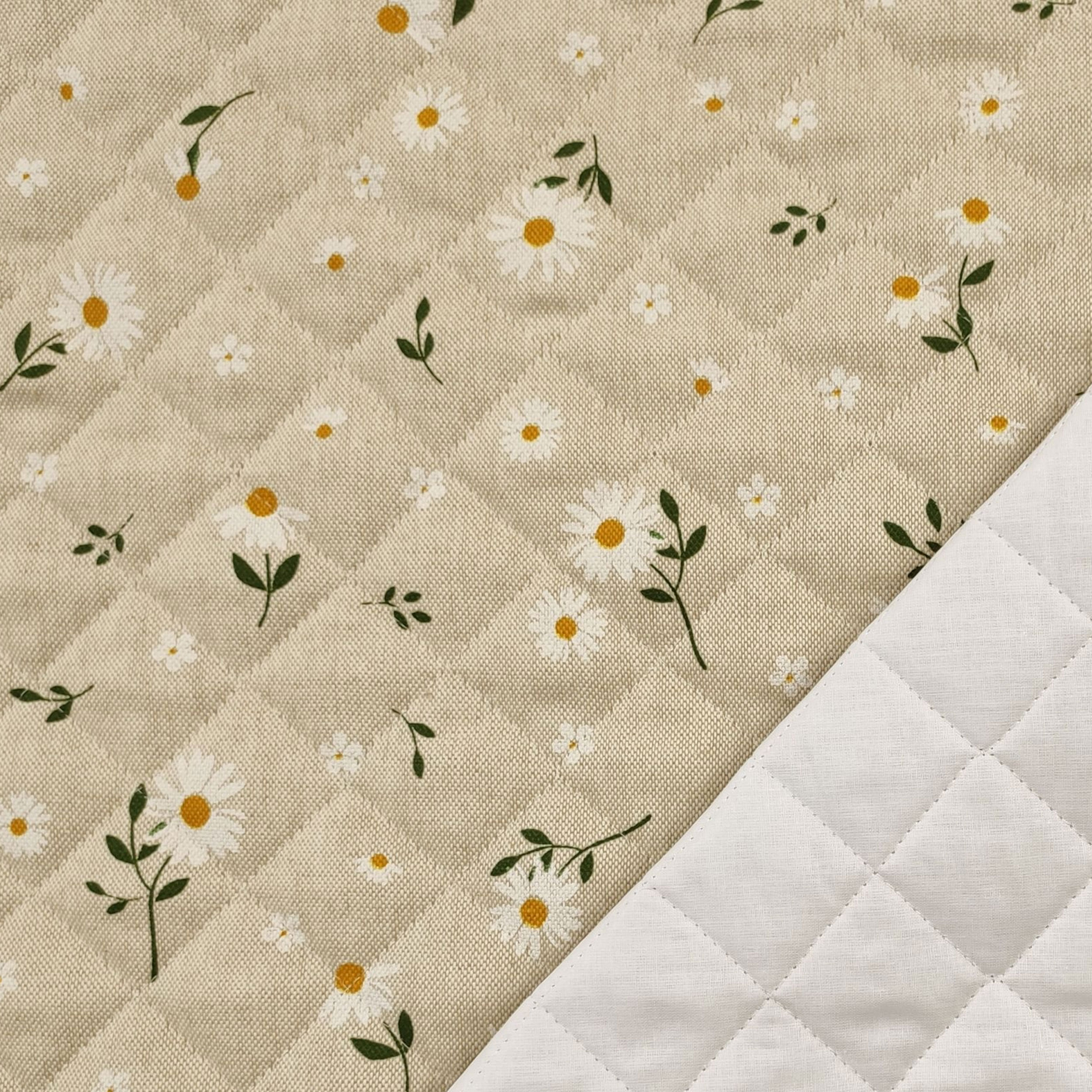Small Daisies Quilted Fabric Image