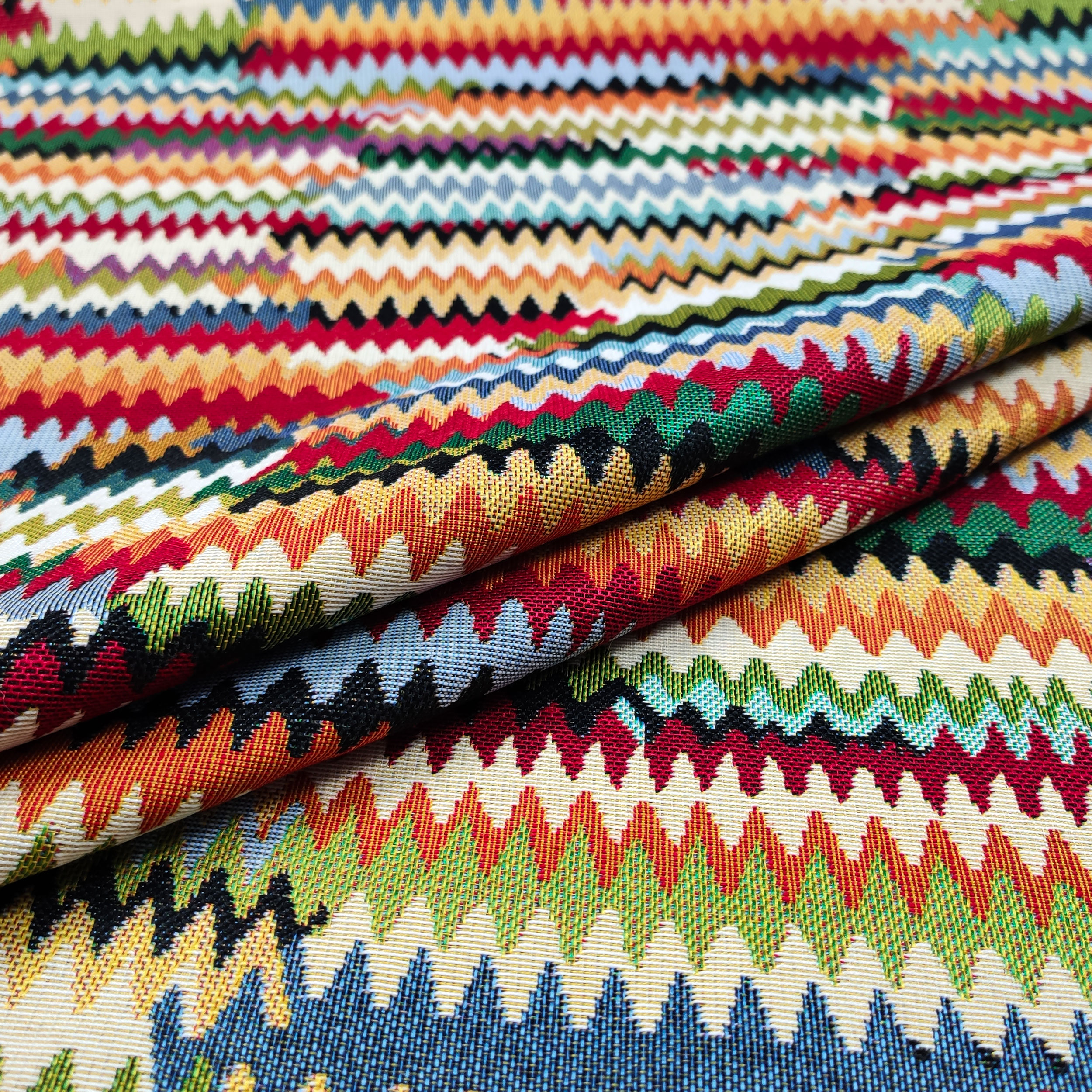 Tela Gobelin de colores con estampado Zig Zag