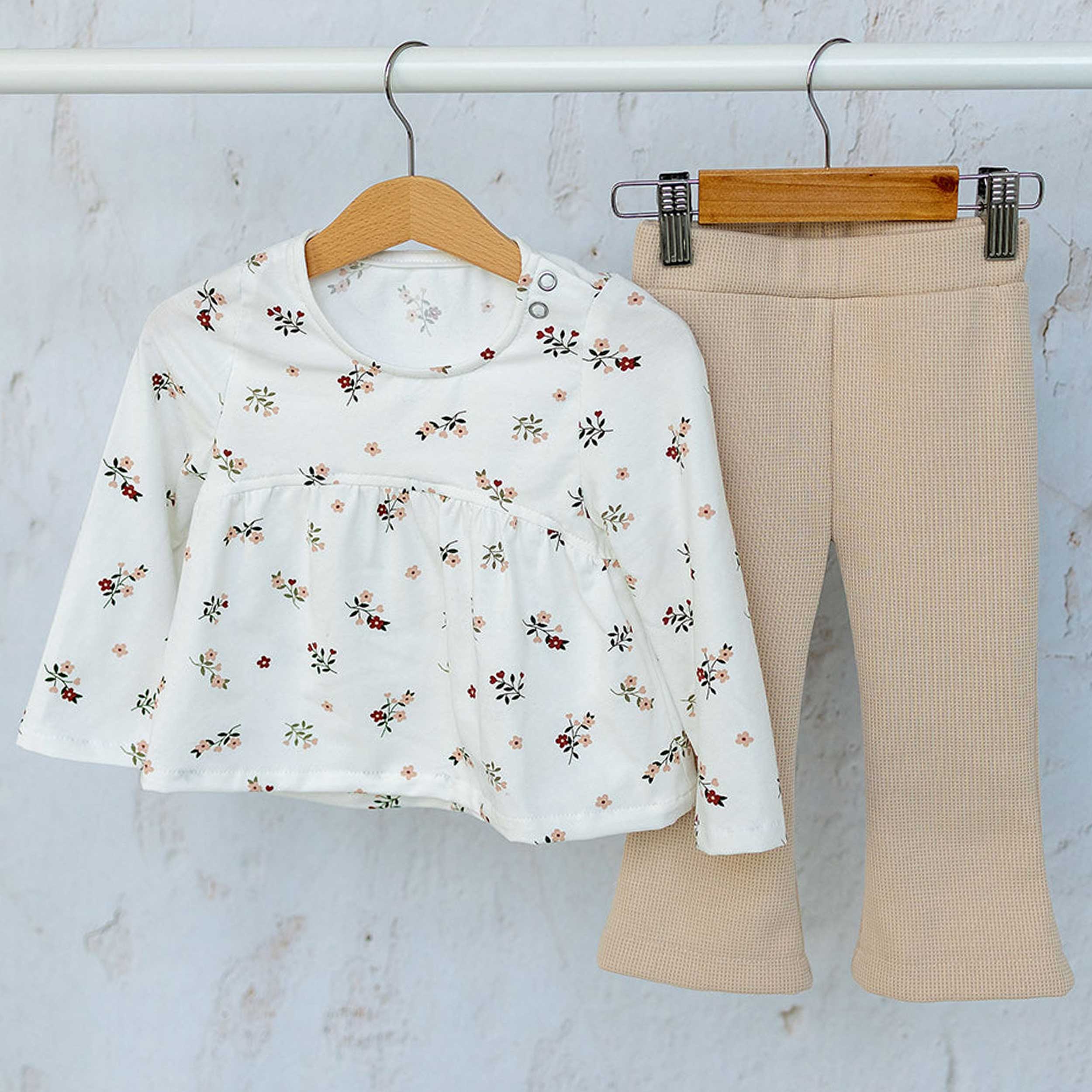 Jersey Cotton Jersey Small Coloured Flowers Image