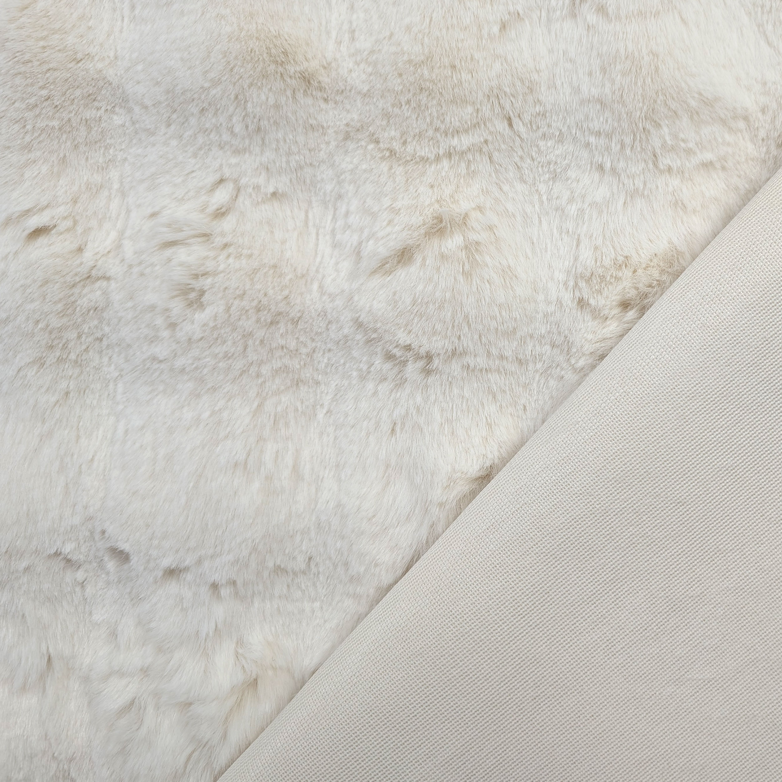 Fur St. Moritz Cream Image
