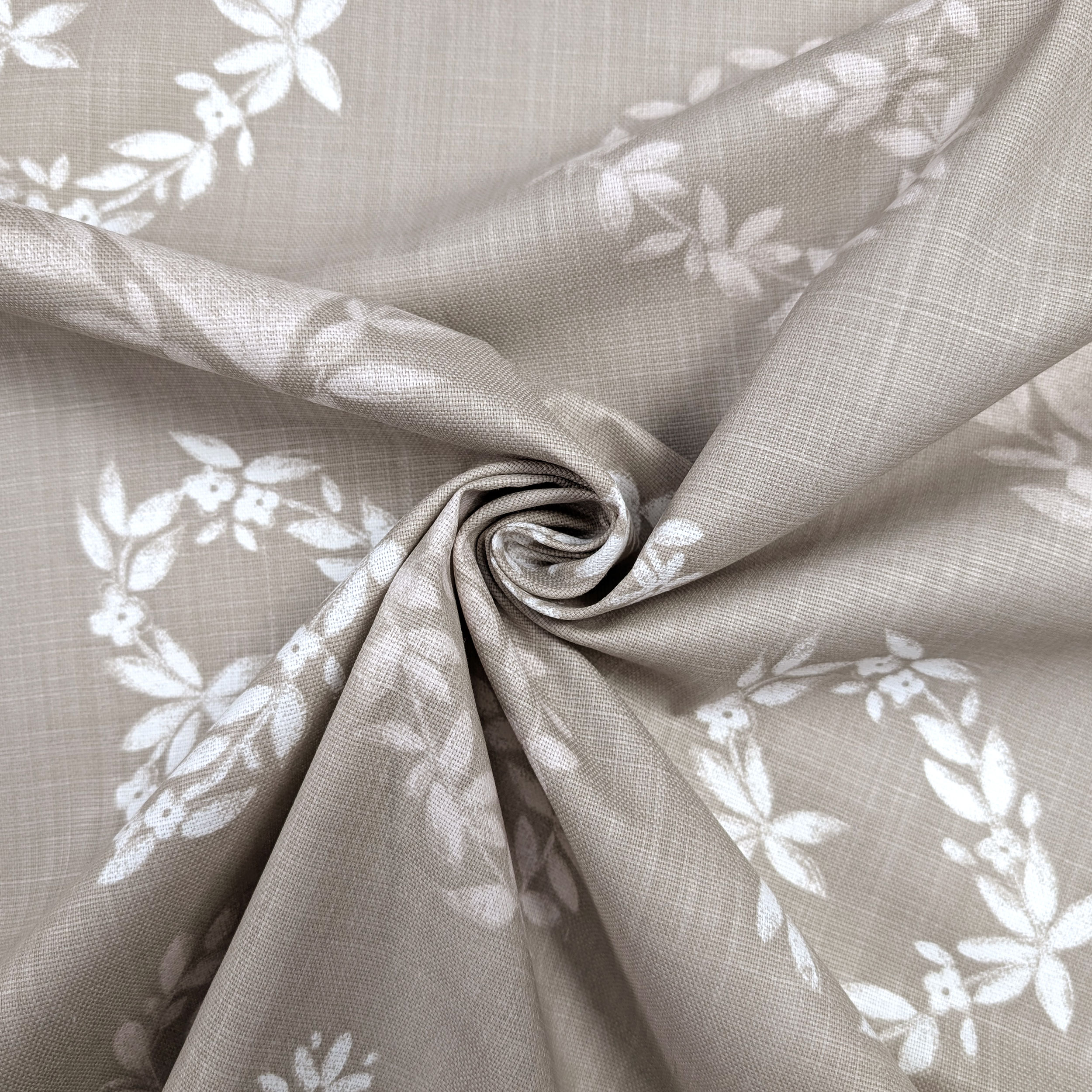Cotton Linen Furnishing Flowers and Hearts Shabby Image