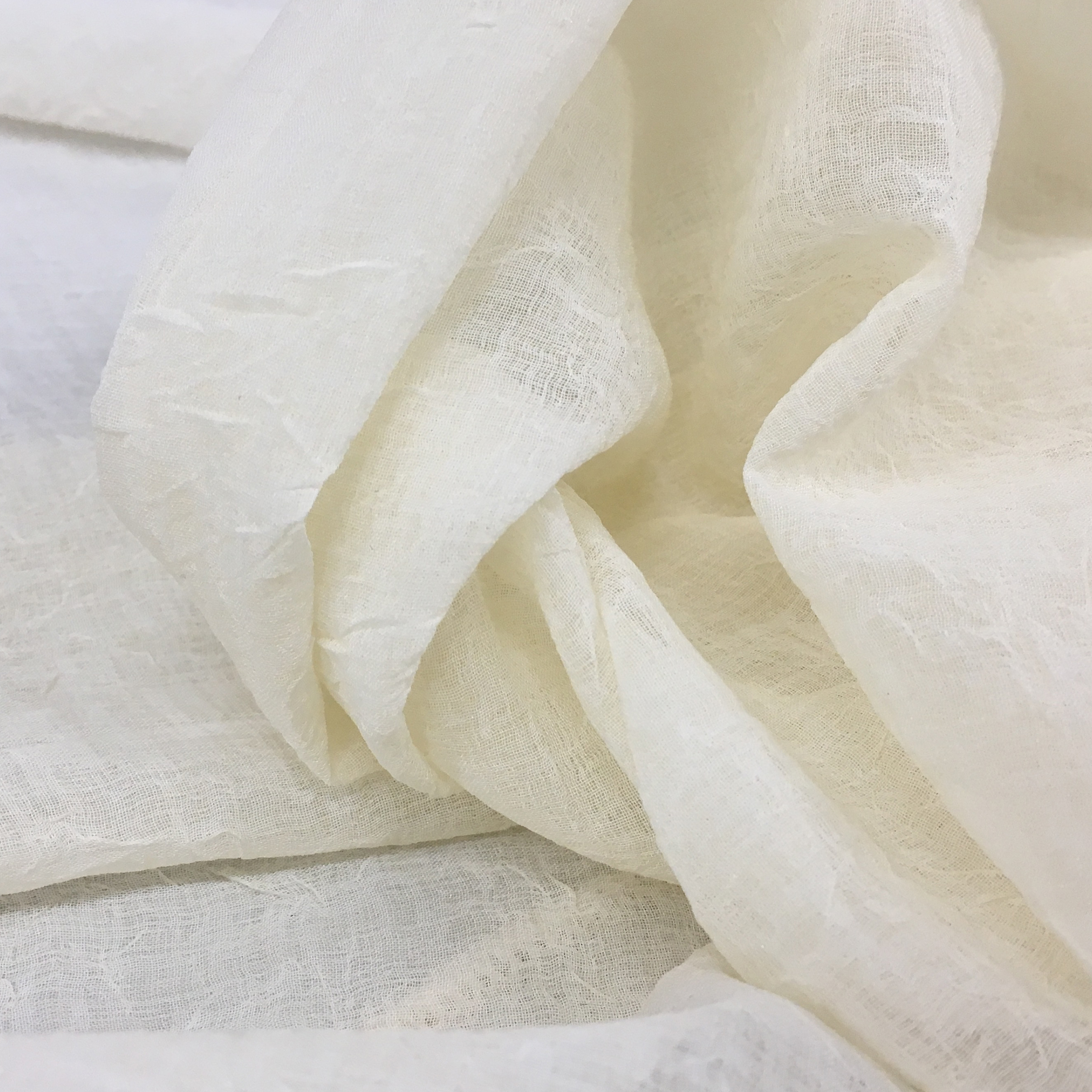Tissu de rideau en gaze froissée - Ecru