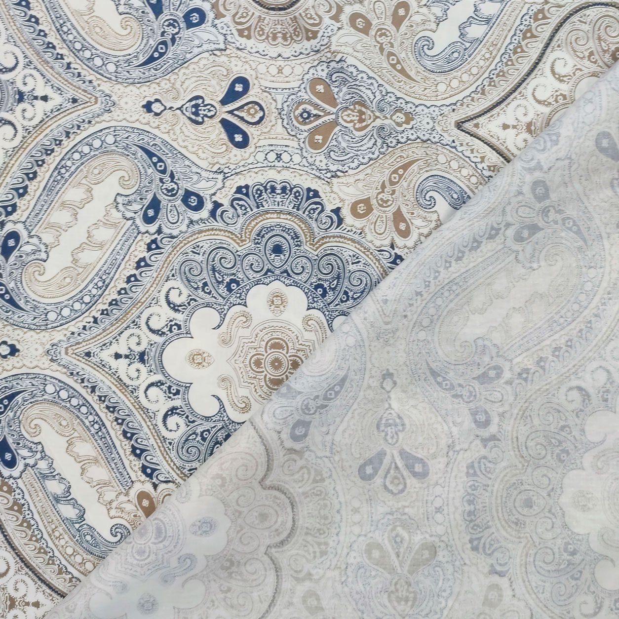 tessuto--in-cotone-da-lenzuolo-damascato-blu-e-beige