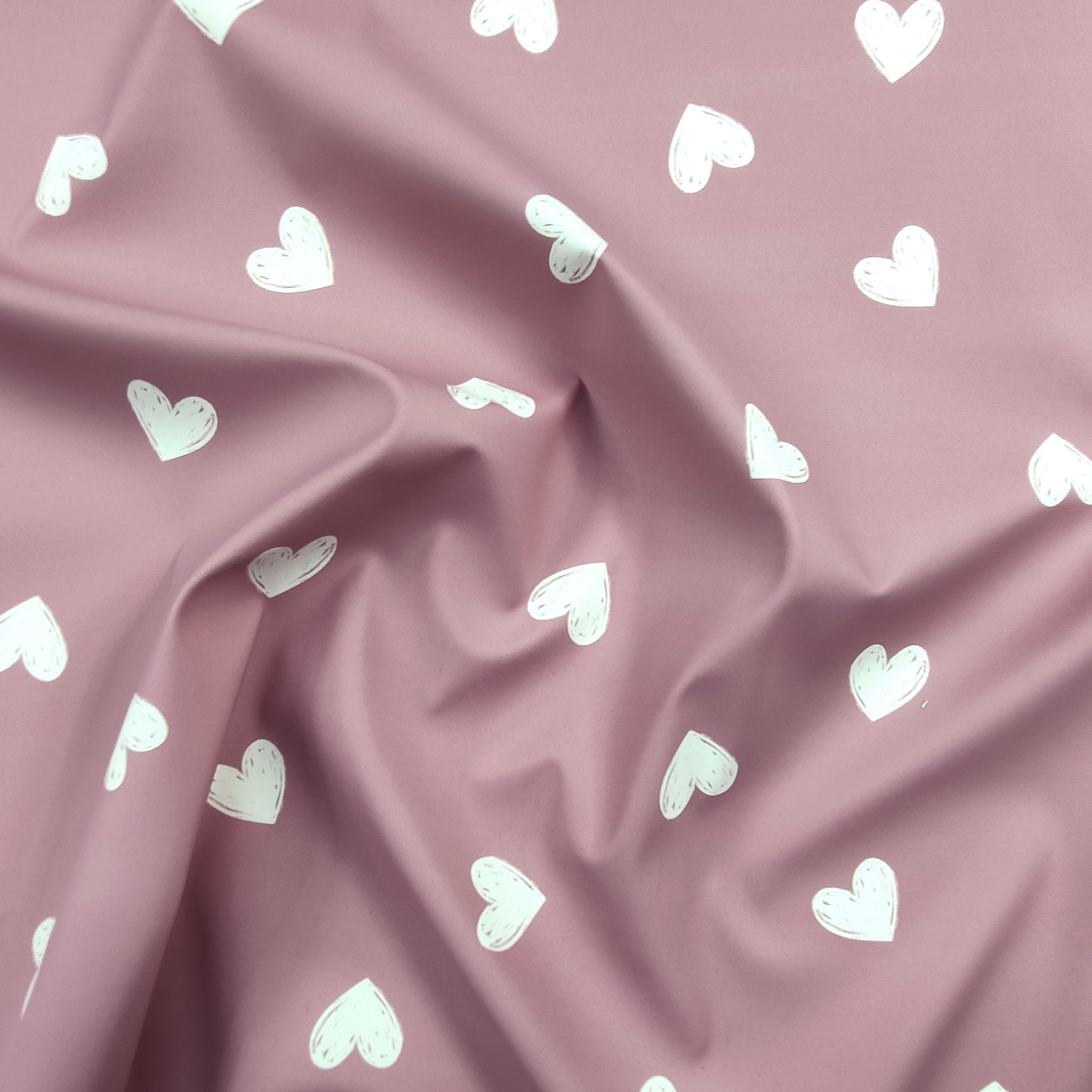 Mackintosh Fantasy White Hearts Pink Background