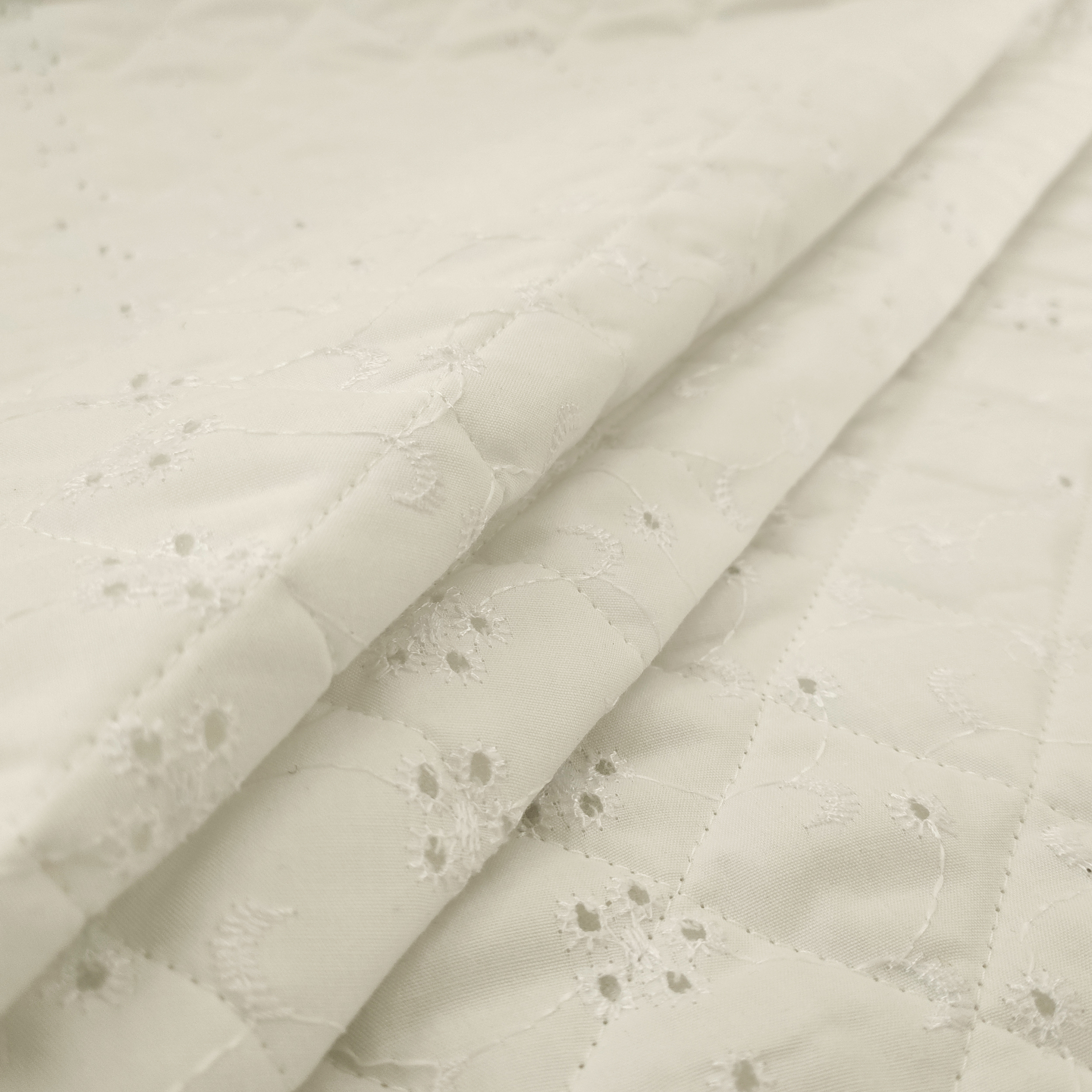 Festoneado Sangallo Tejido Acolchado Crema