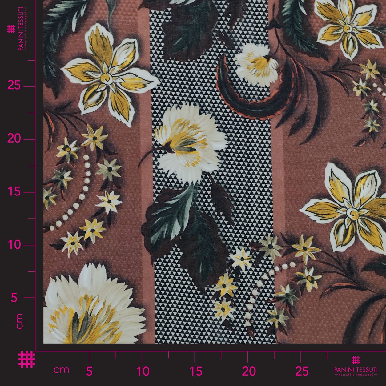 voile-con-geometria-floreale-marrone