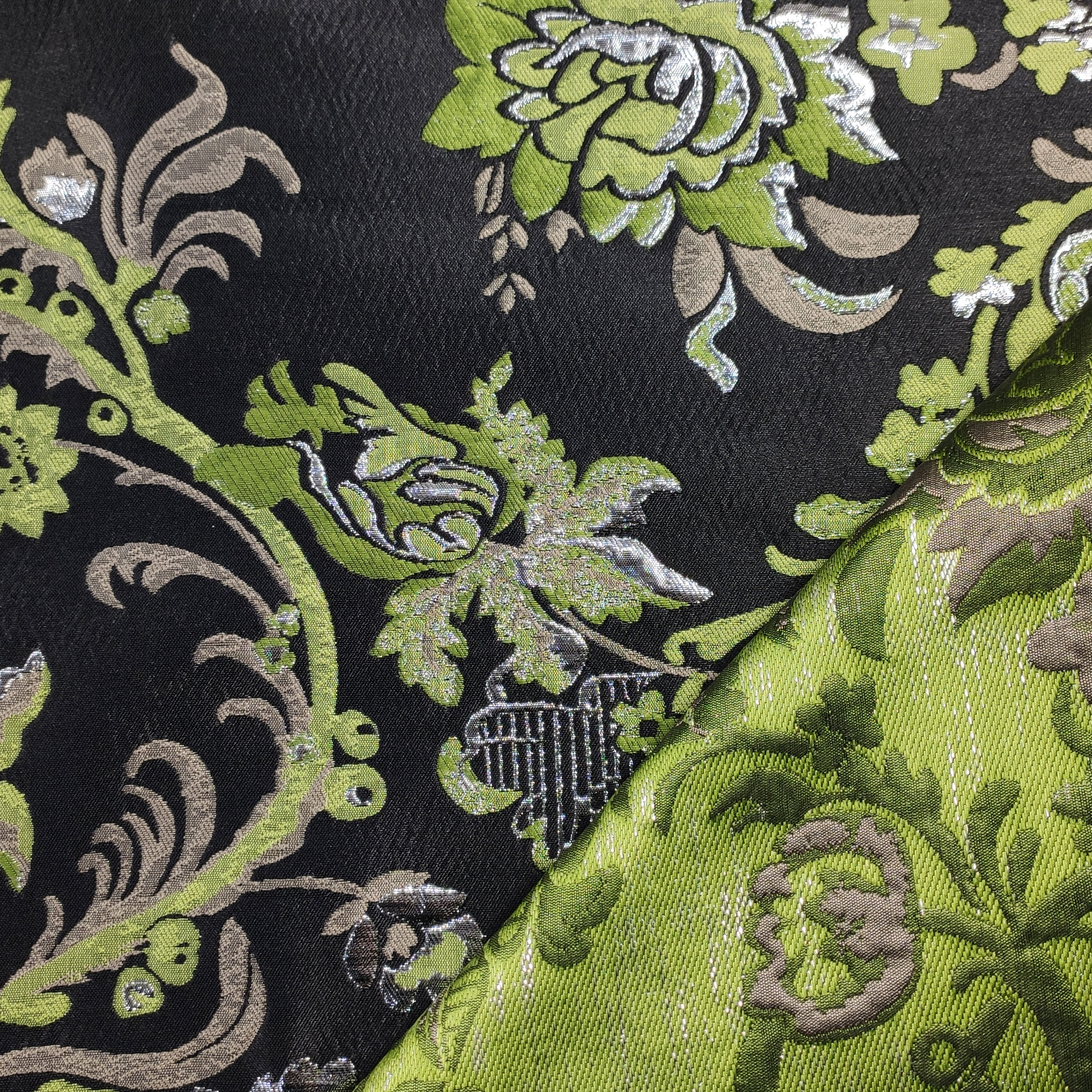 Brocart floral vert et argent haute couture