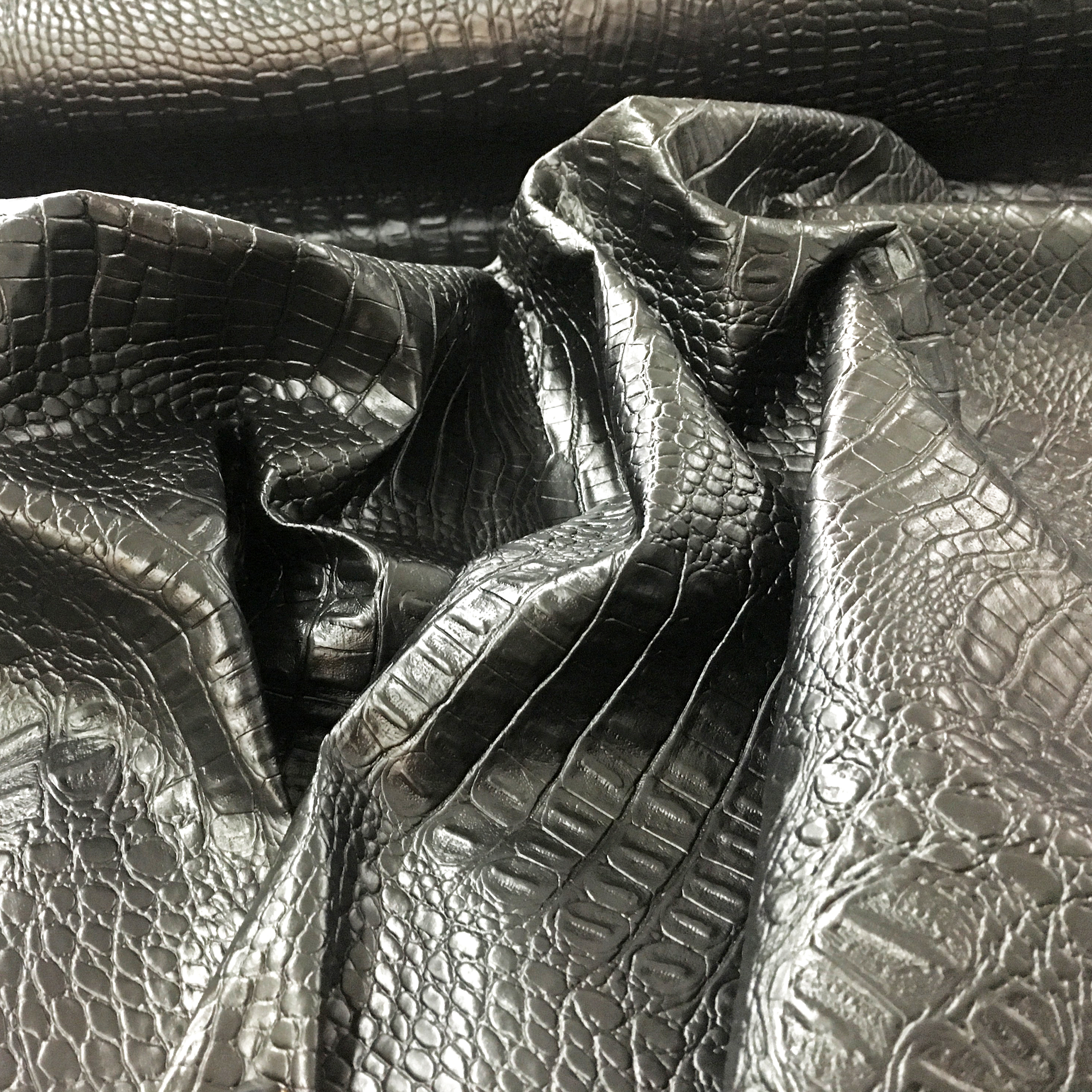 Fine Roll Faux Crocodile Leather Black Image