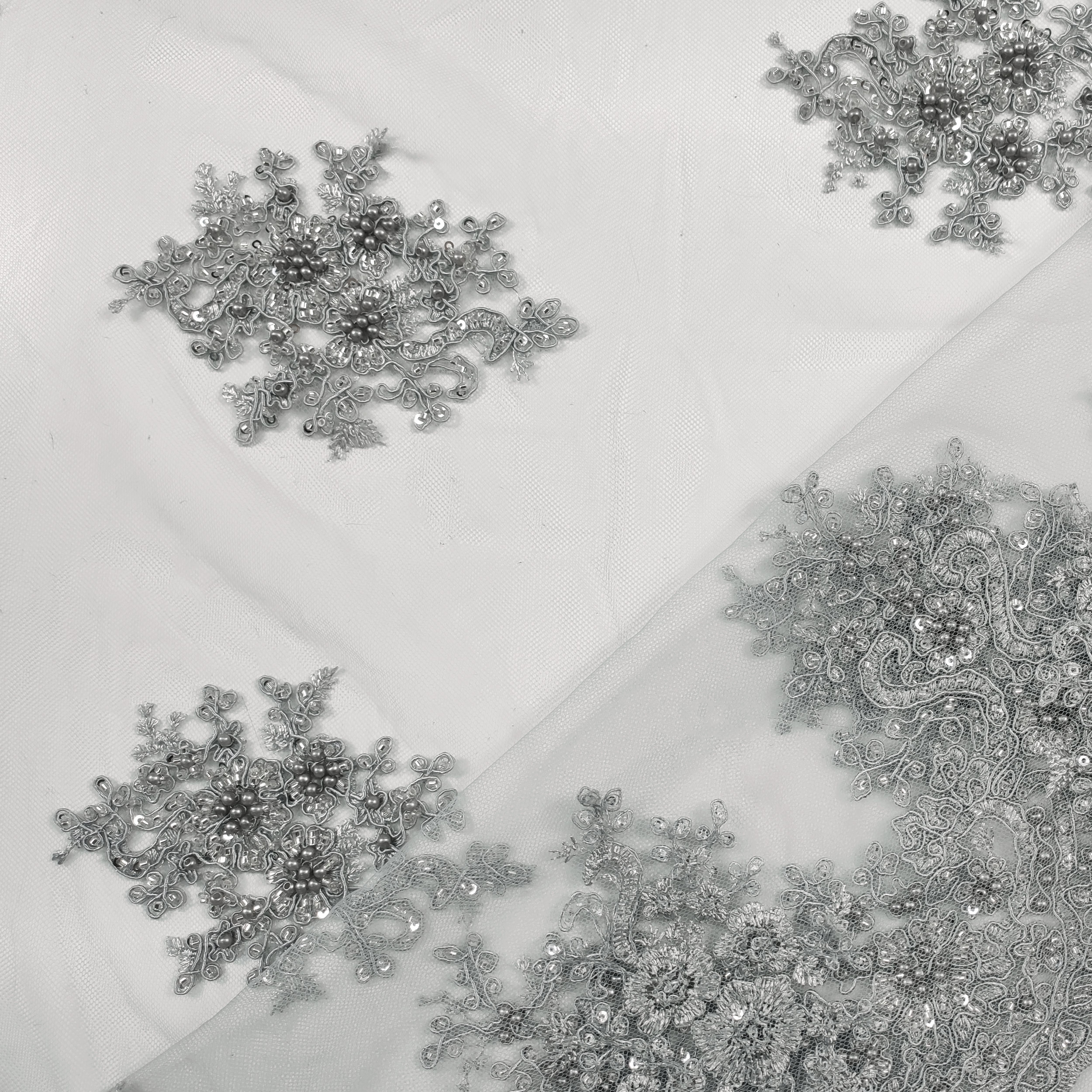 Perles de tulle brodées Lux Grey