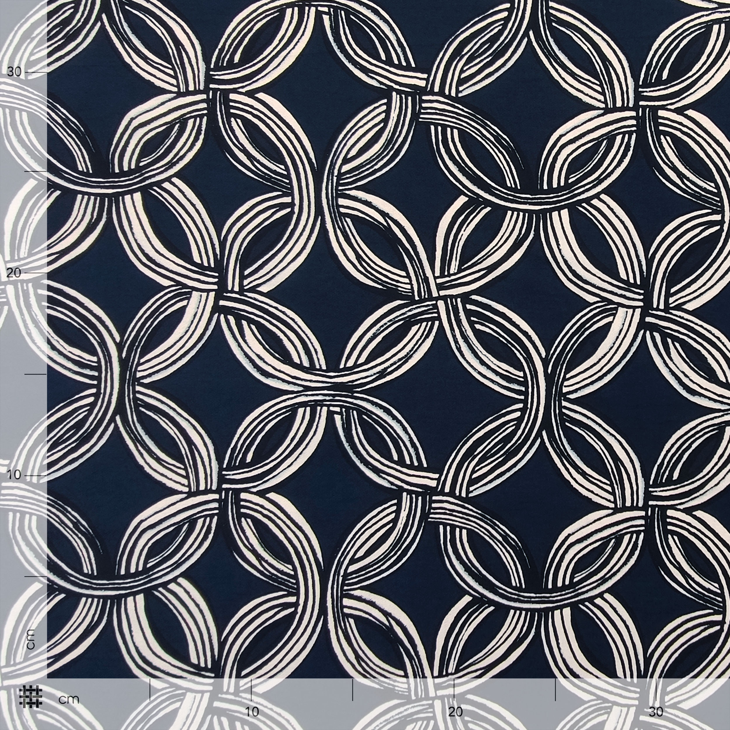 Mezcla de viscosa azul marino con estampado de círculos entrelazados