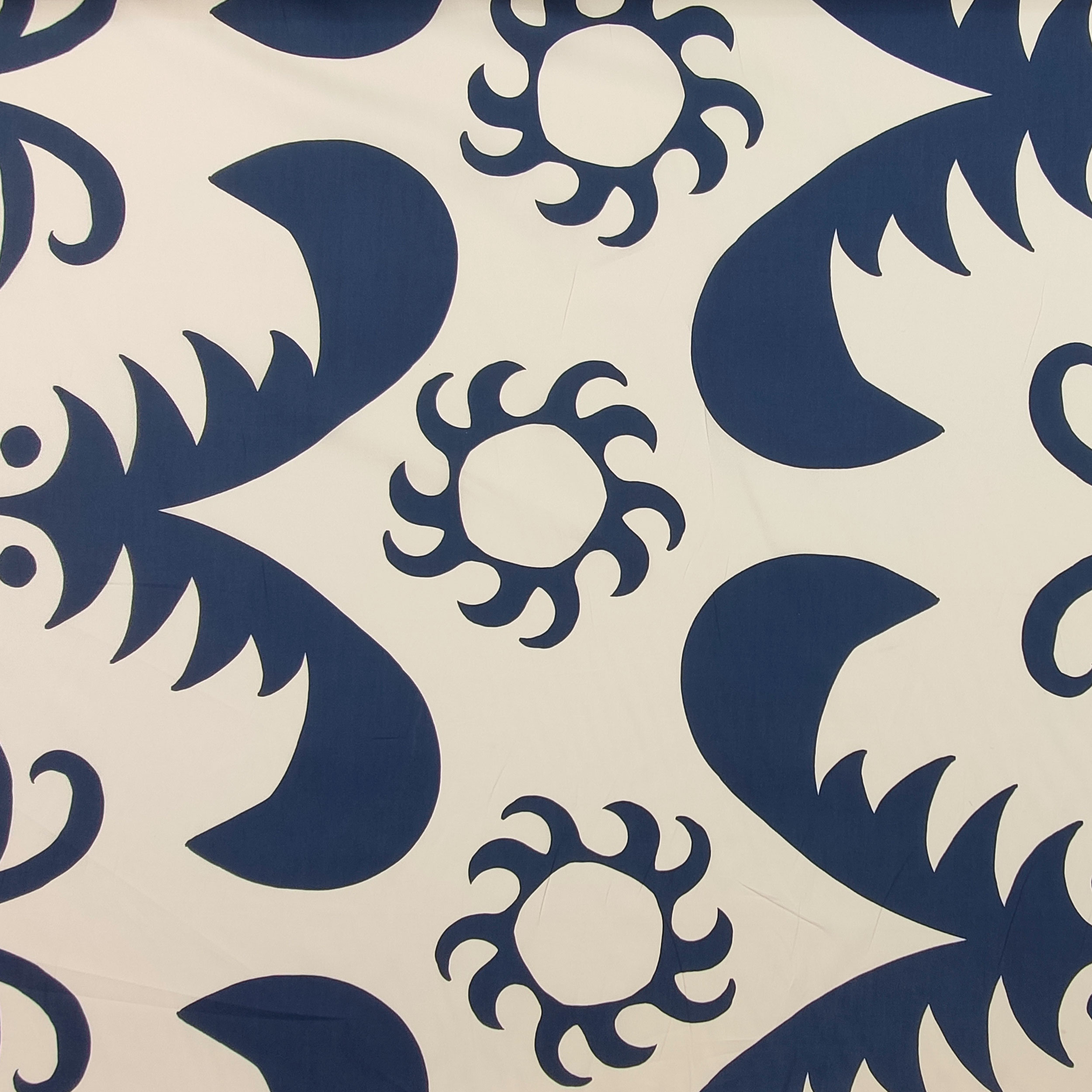 Satin de coton Palmiers fantastiques et soleils bleus