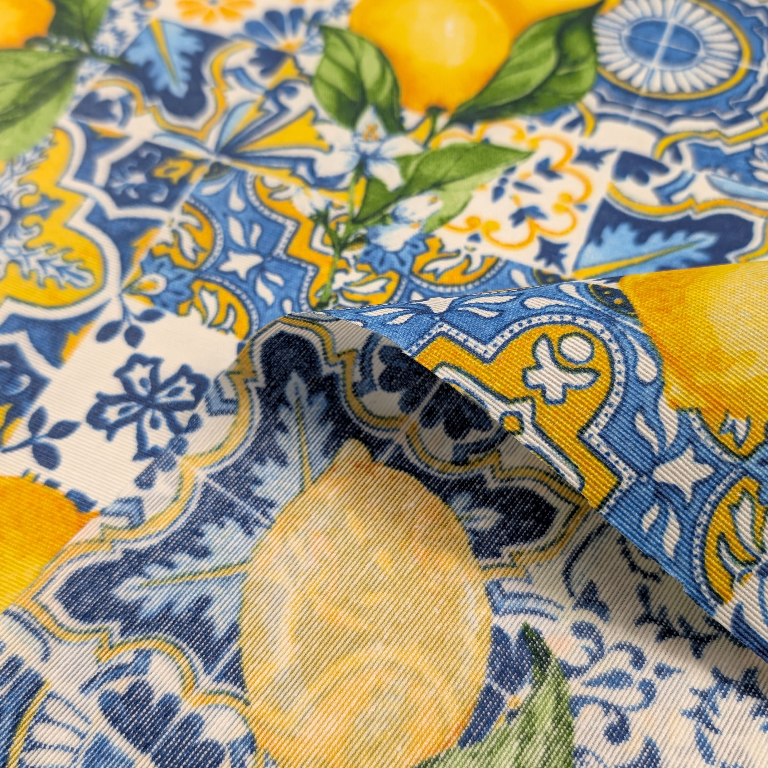 Fabric for Resin Tablecloth Majolica and Lemons Image